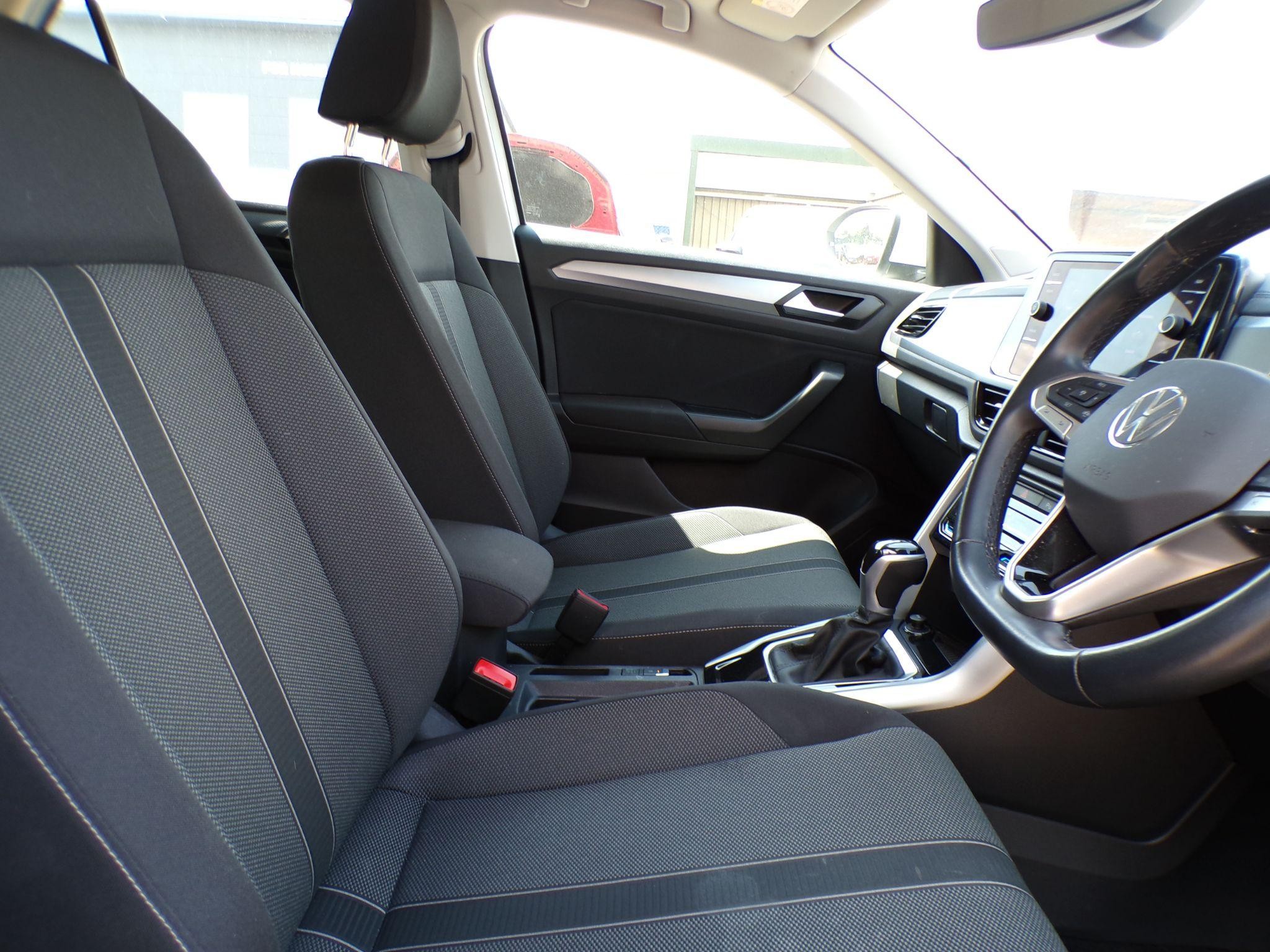 Volkswagen T-Roc Image 11