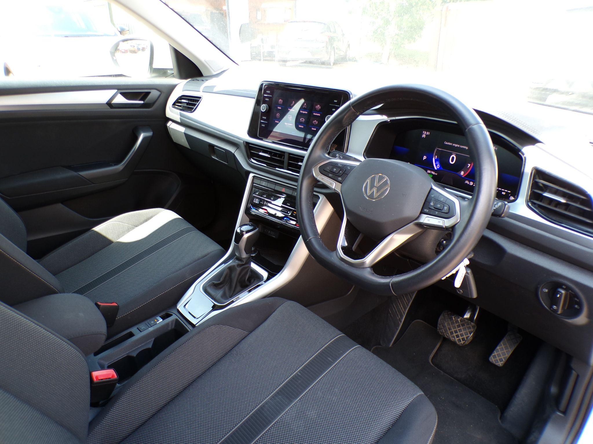 Volkswagen T-Roc Image 12