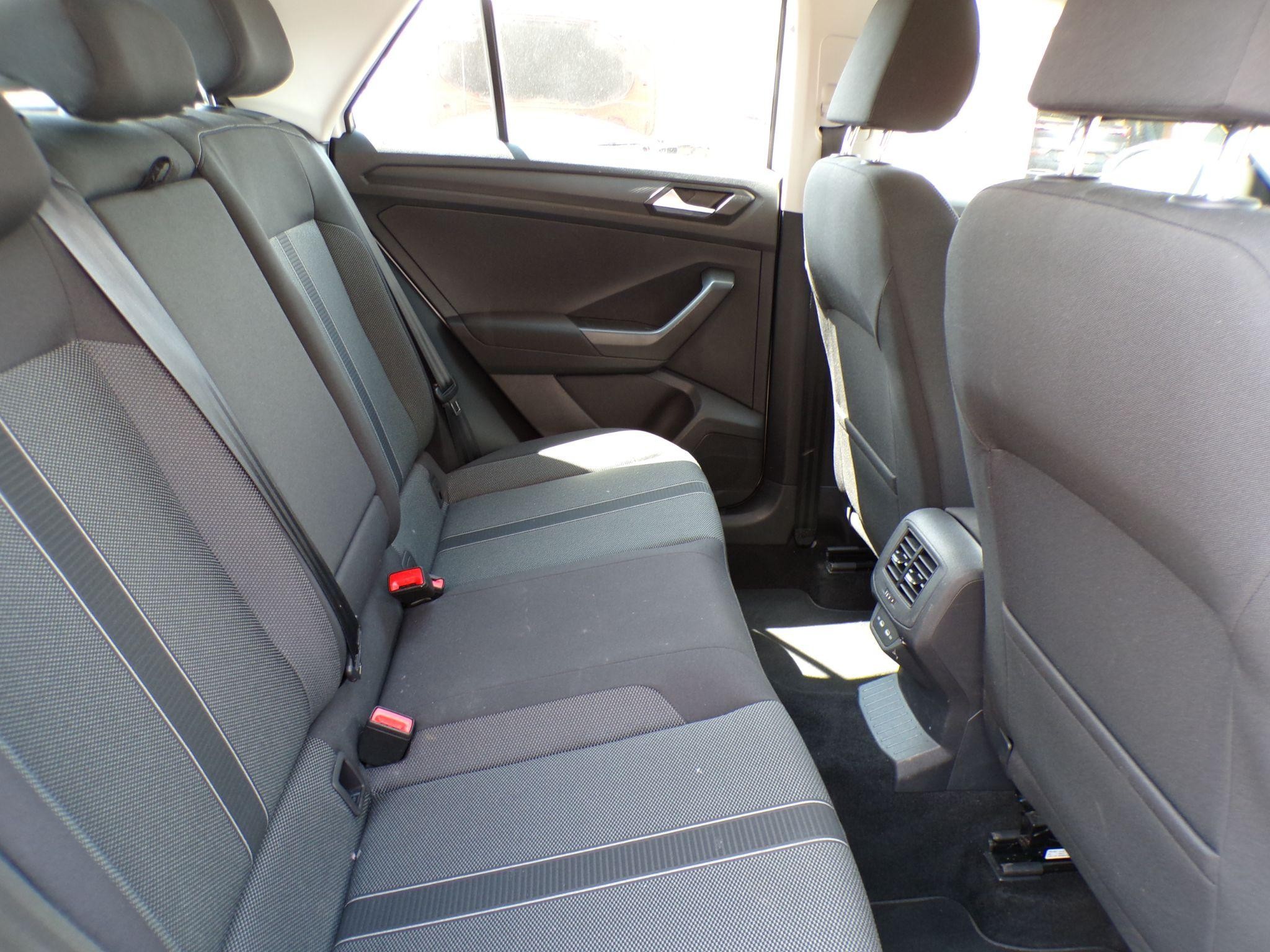 Volkswagen T-Roc Image 13