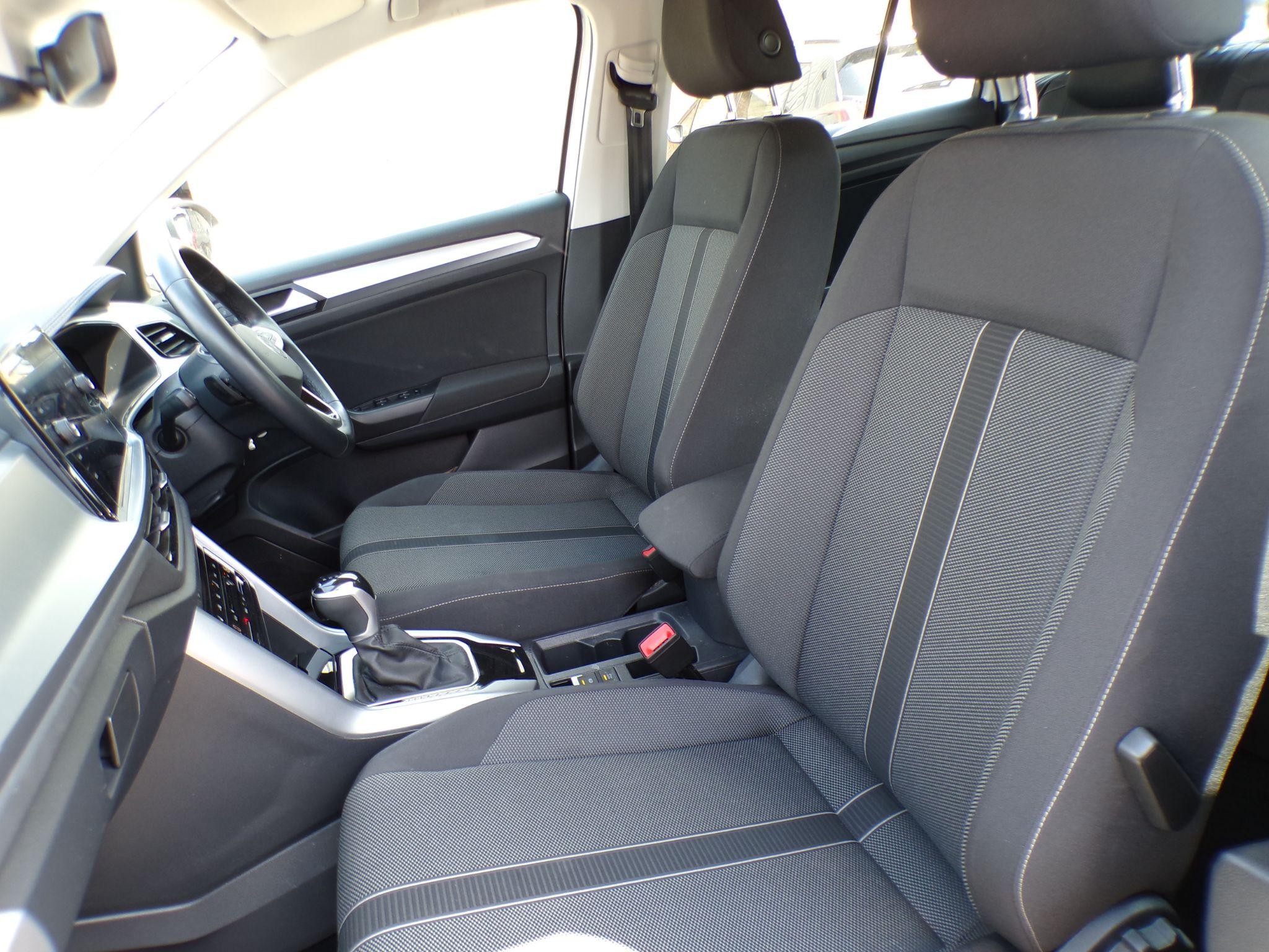 Volkswagen T-Roc Image 16