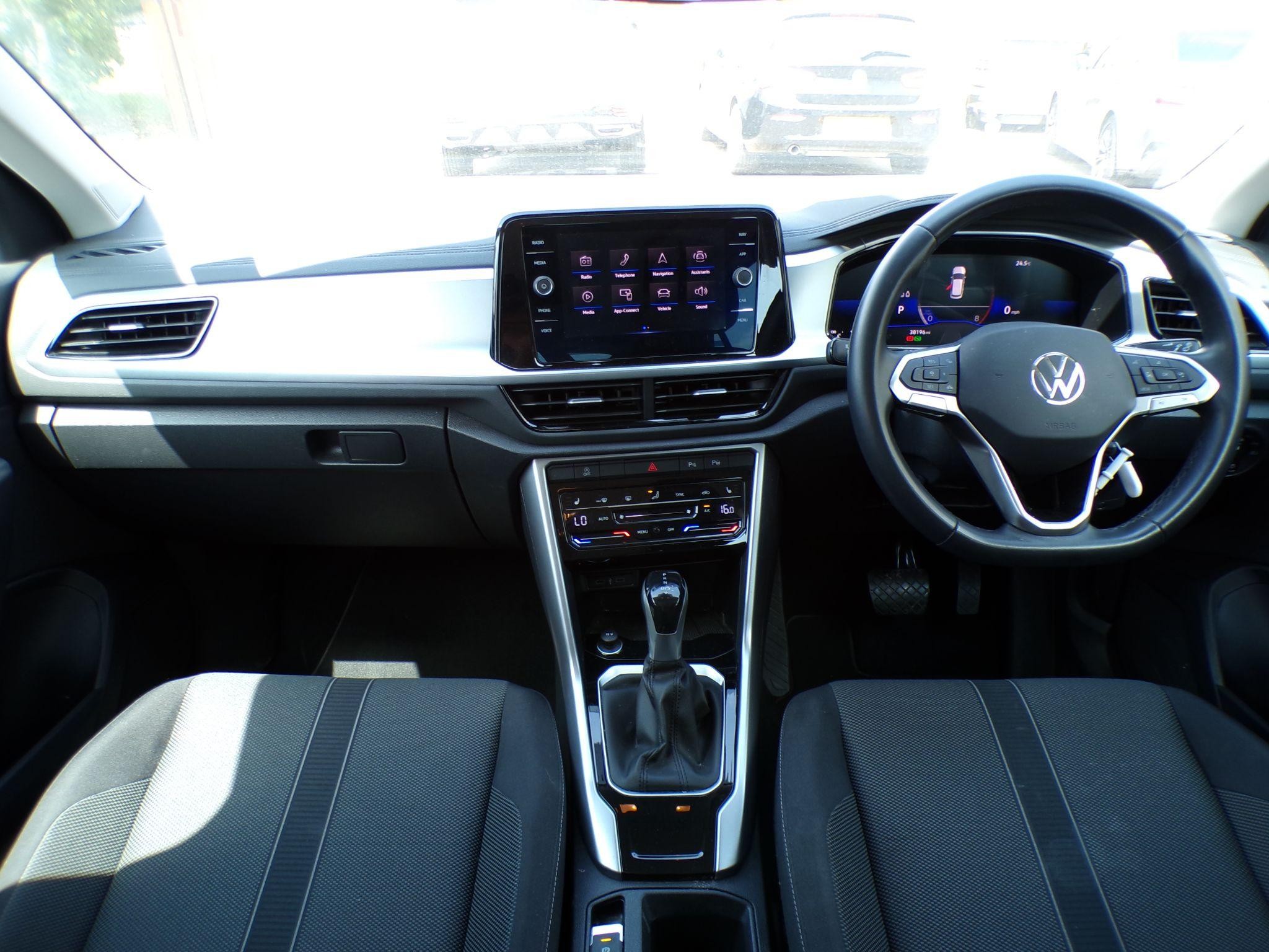 Volkswagen T-Roc Image 17