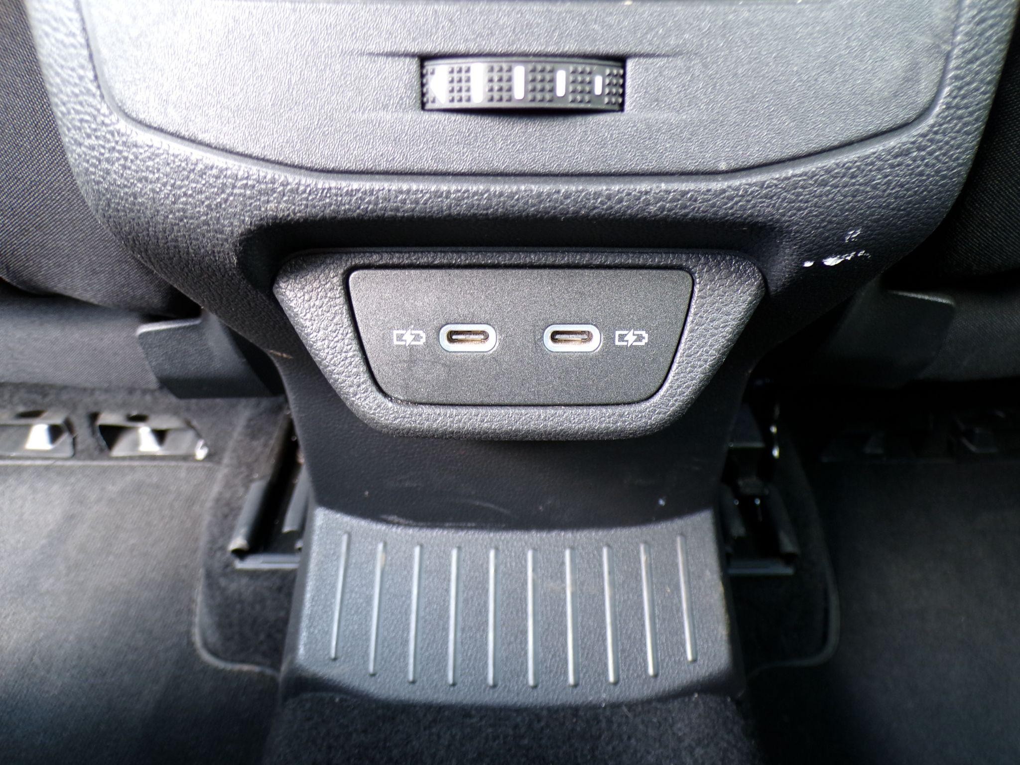 Volkswagen T-Roc Image 22