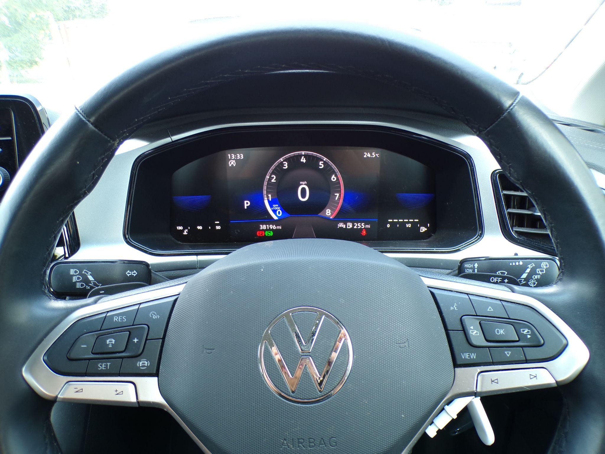 Volkswagen T-Roc Image 24