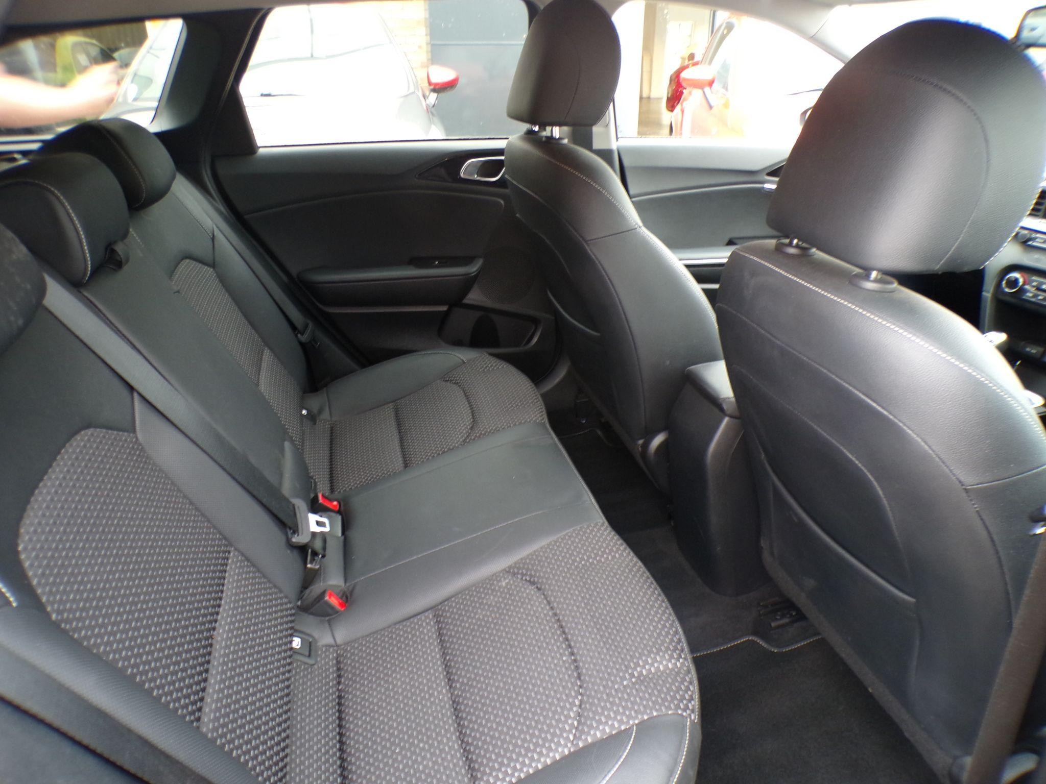 Kia Ceed Image 14
