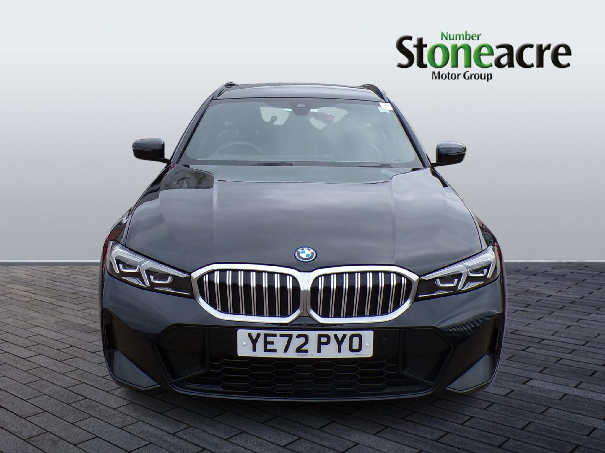 BMW 3 Series Image 2