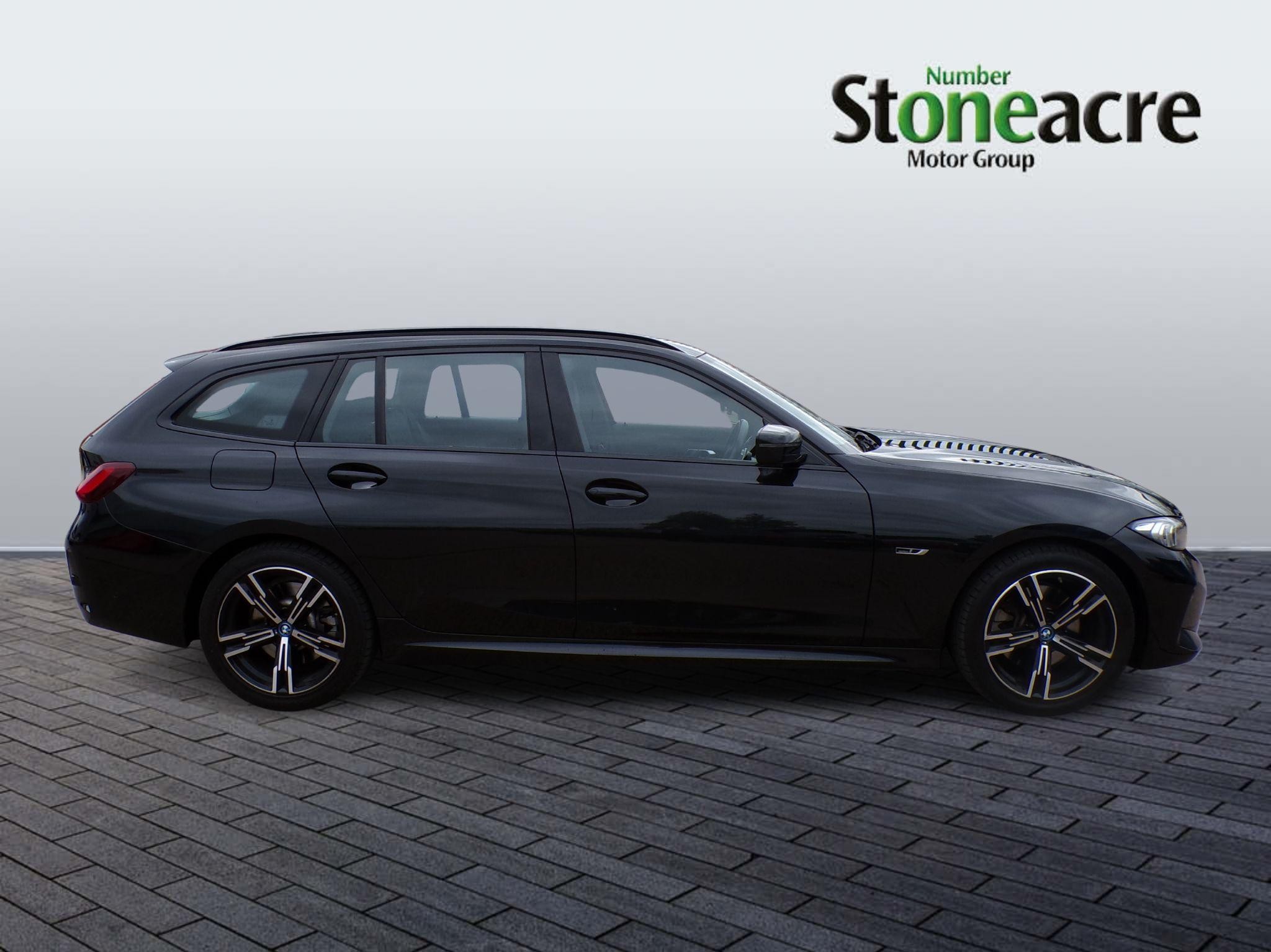 BMW 3 Series Image 7