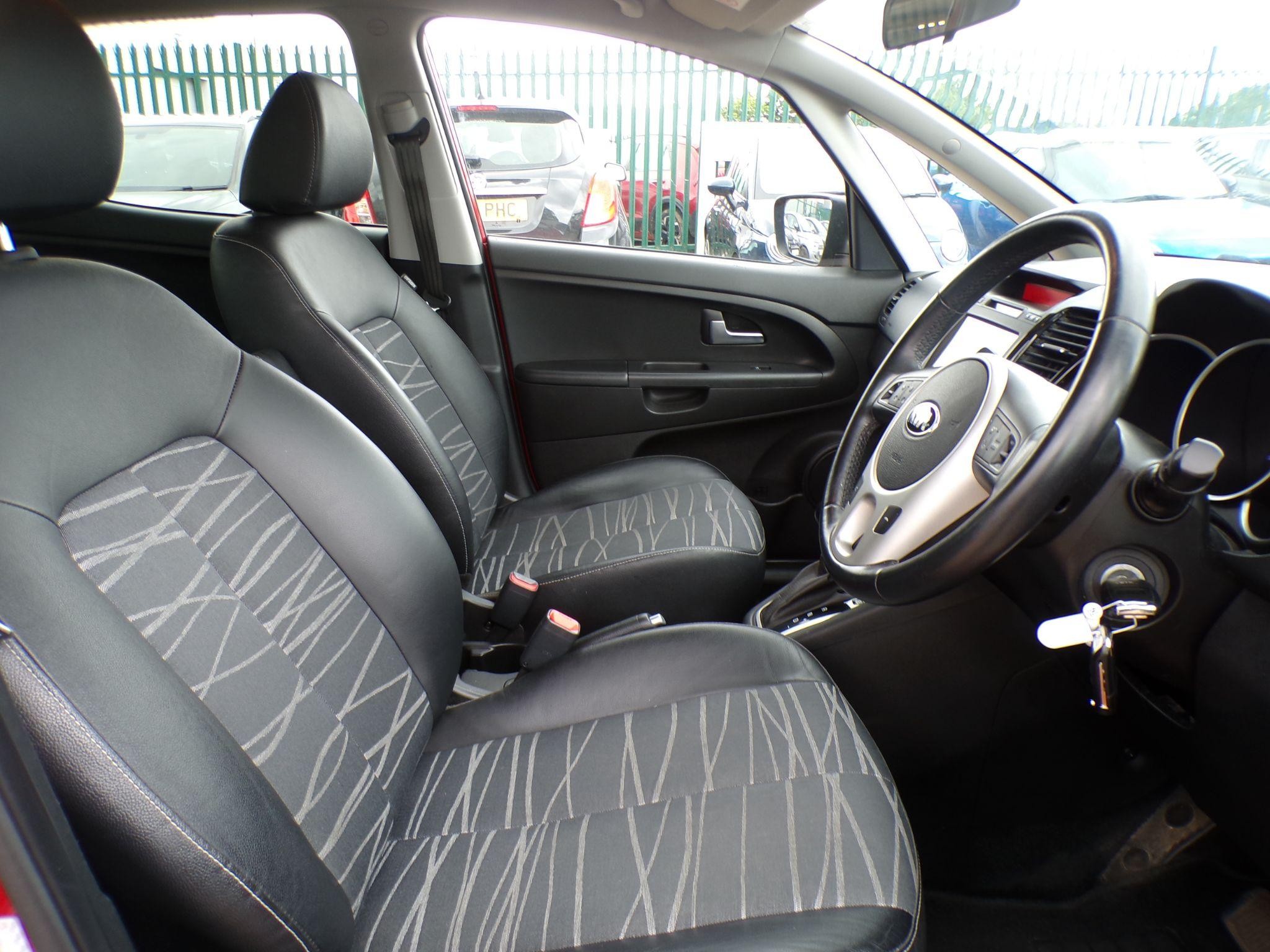 Kia Venga Image 12