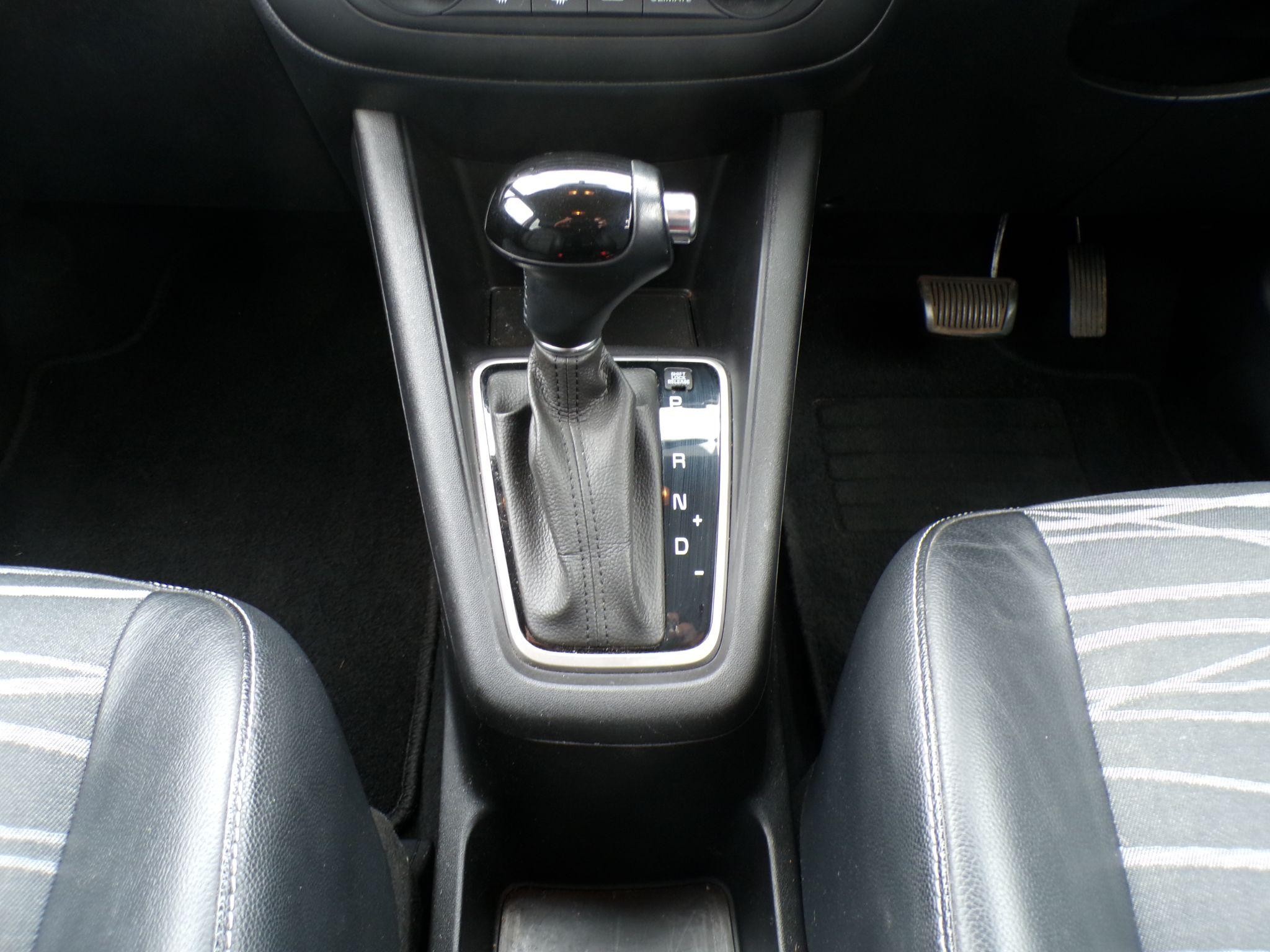 Kia Venga Image 13