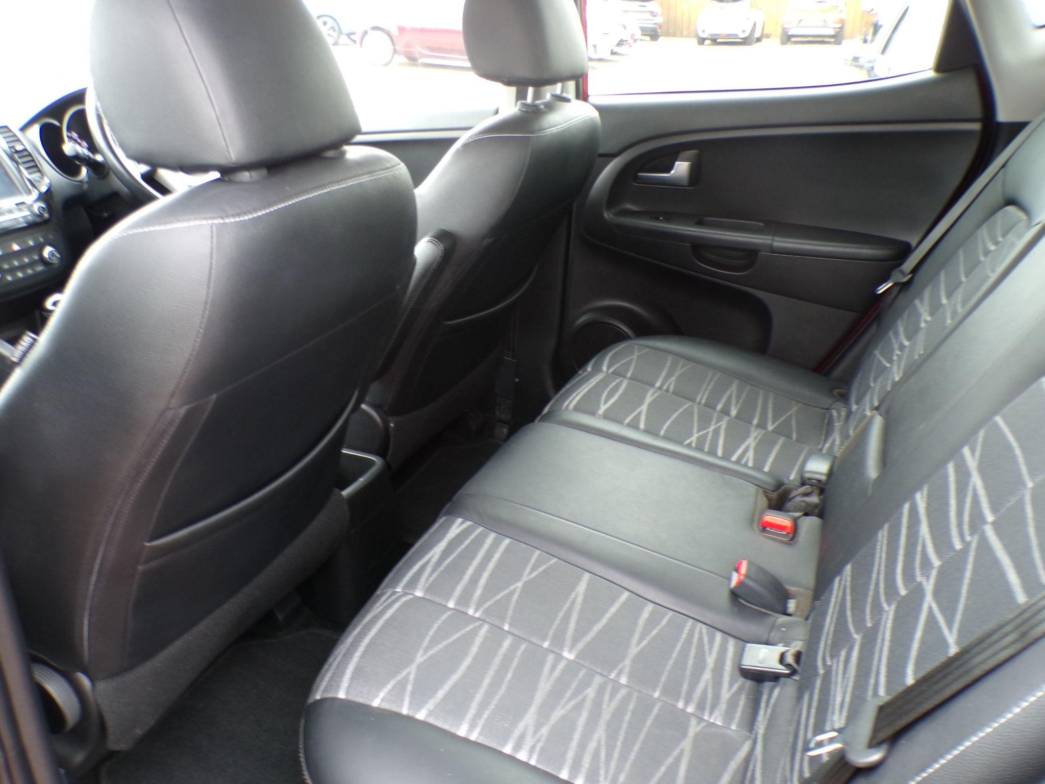 Kia Venga Image 16