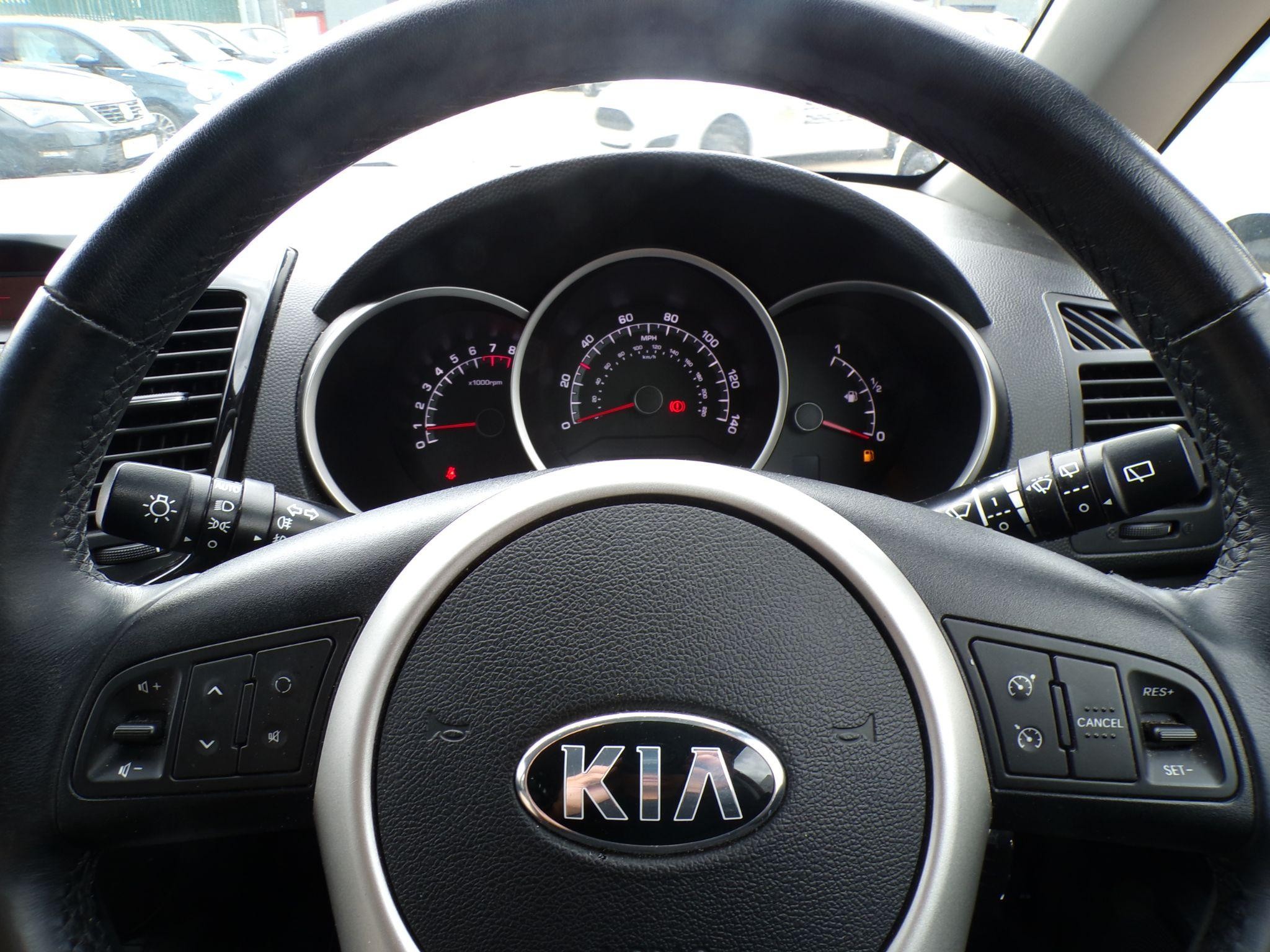 Kia Venga Image 26
