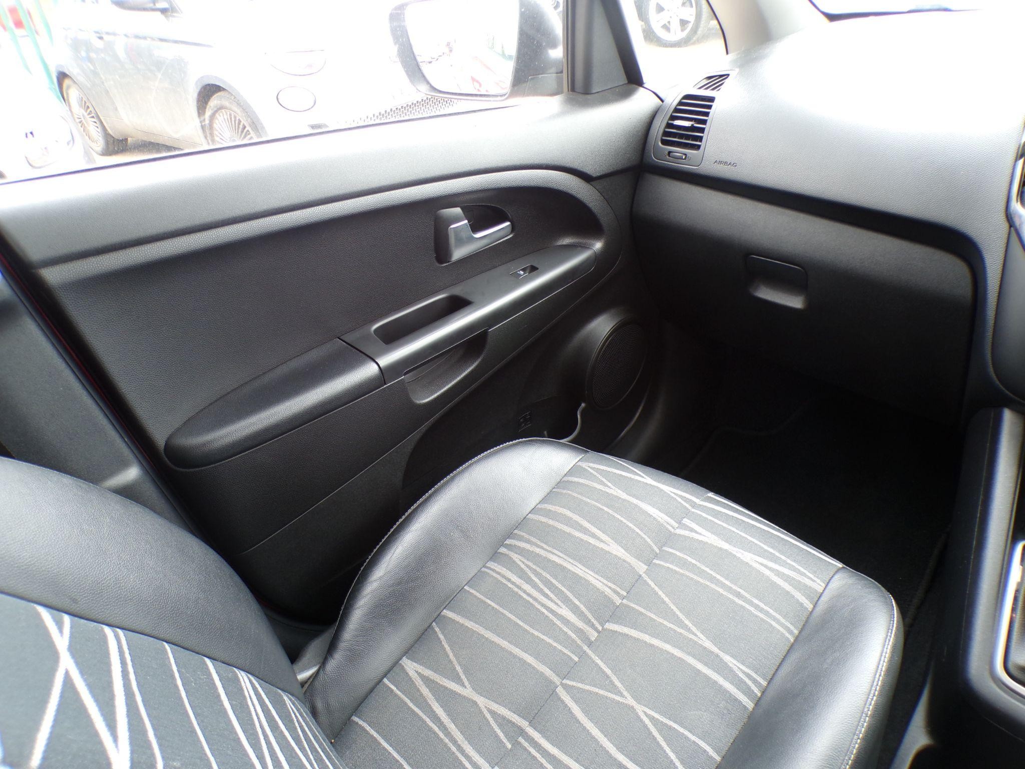 Kia Venga Image 28