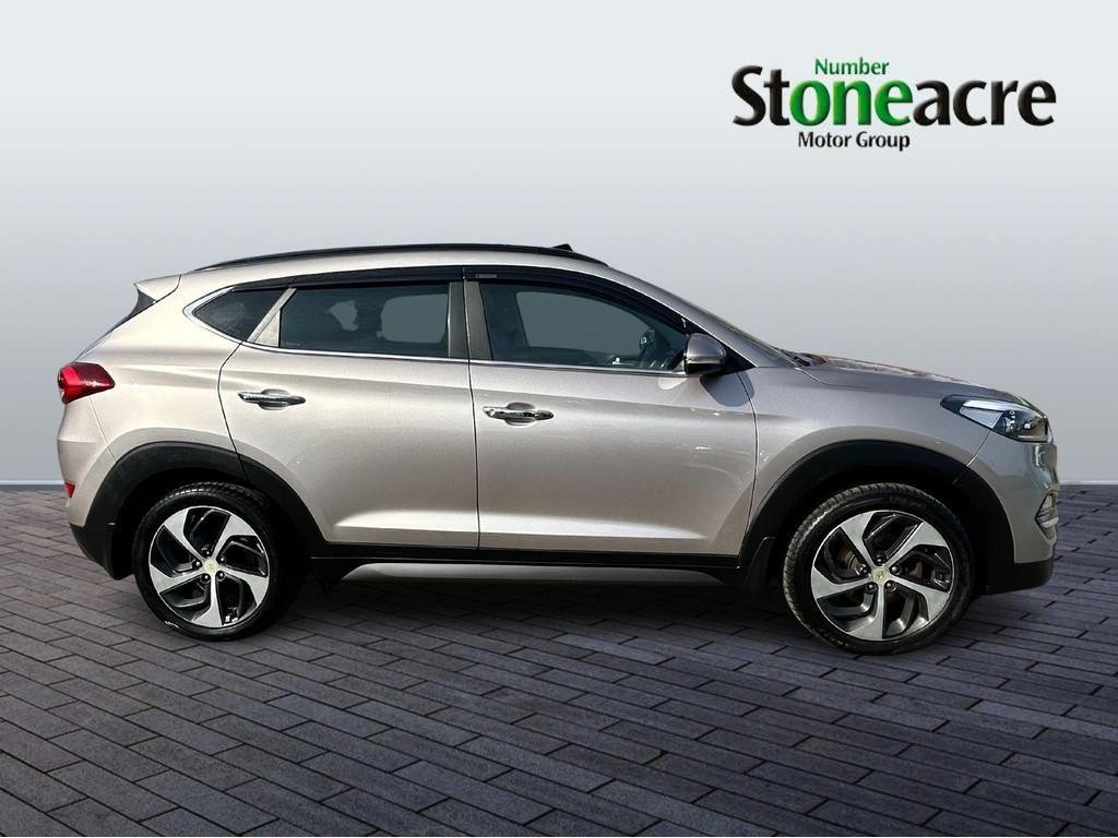 Hyundai TUCSON Image 2