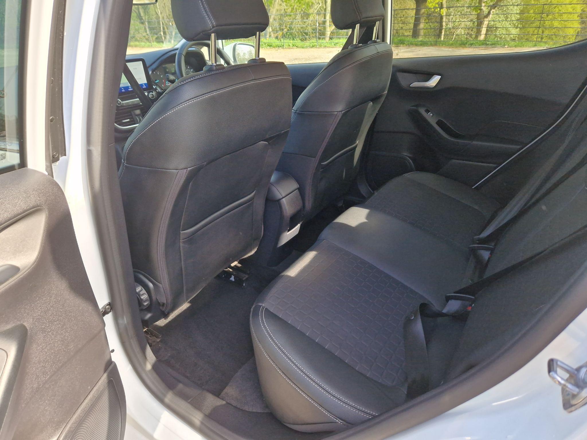 Ford Fiesta Image 18