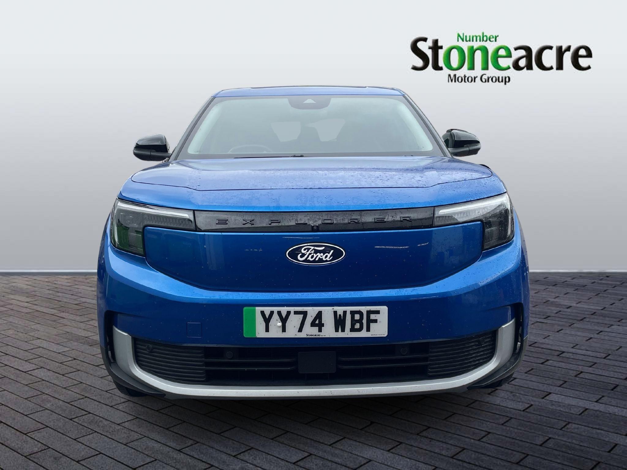 Ford Explorer Image 2