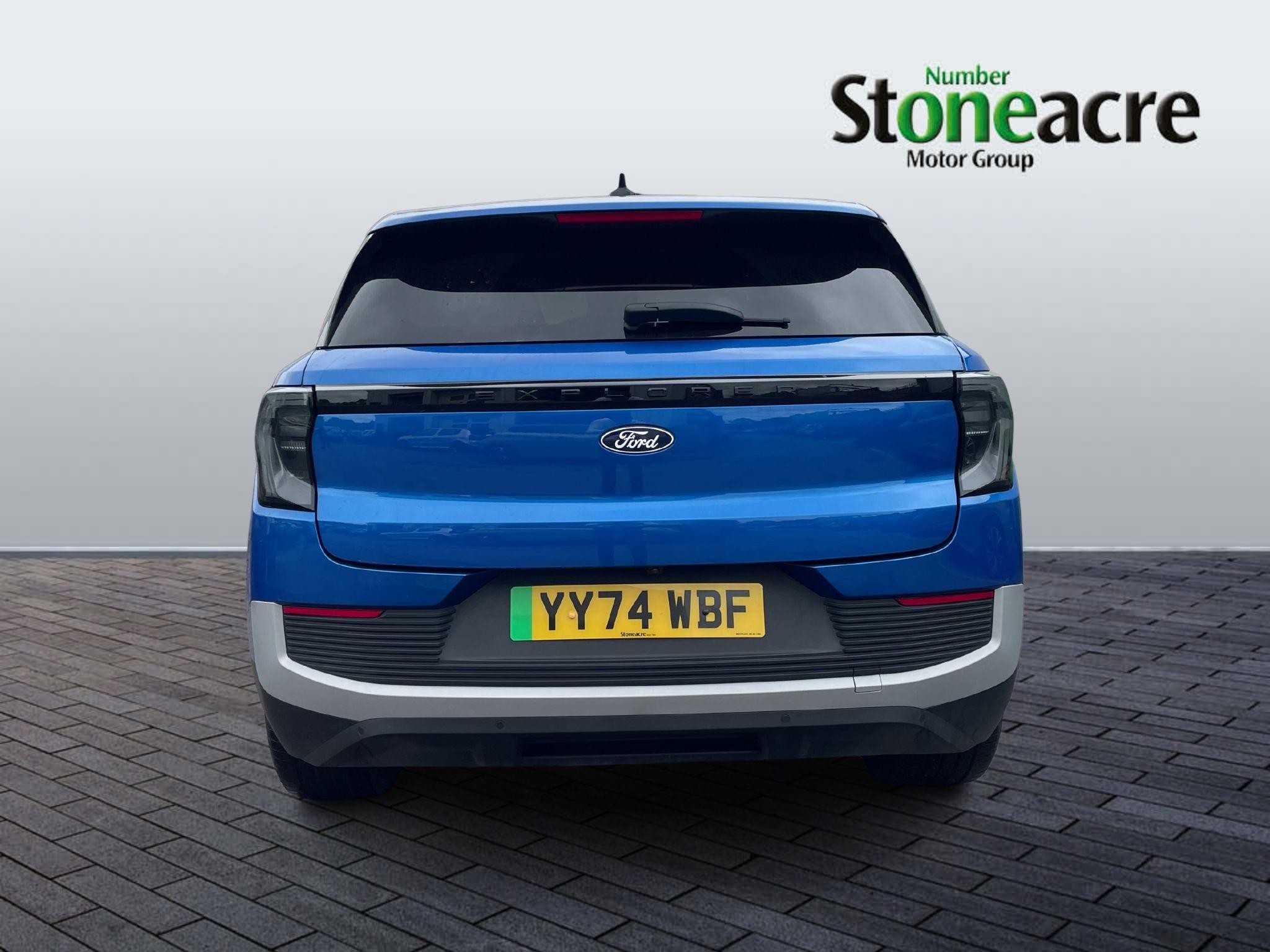 Ford Explorer Image 6