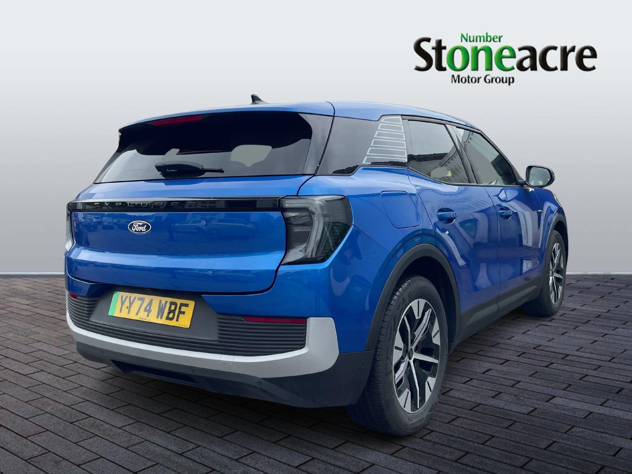 Ford Explorer Image 8