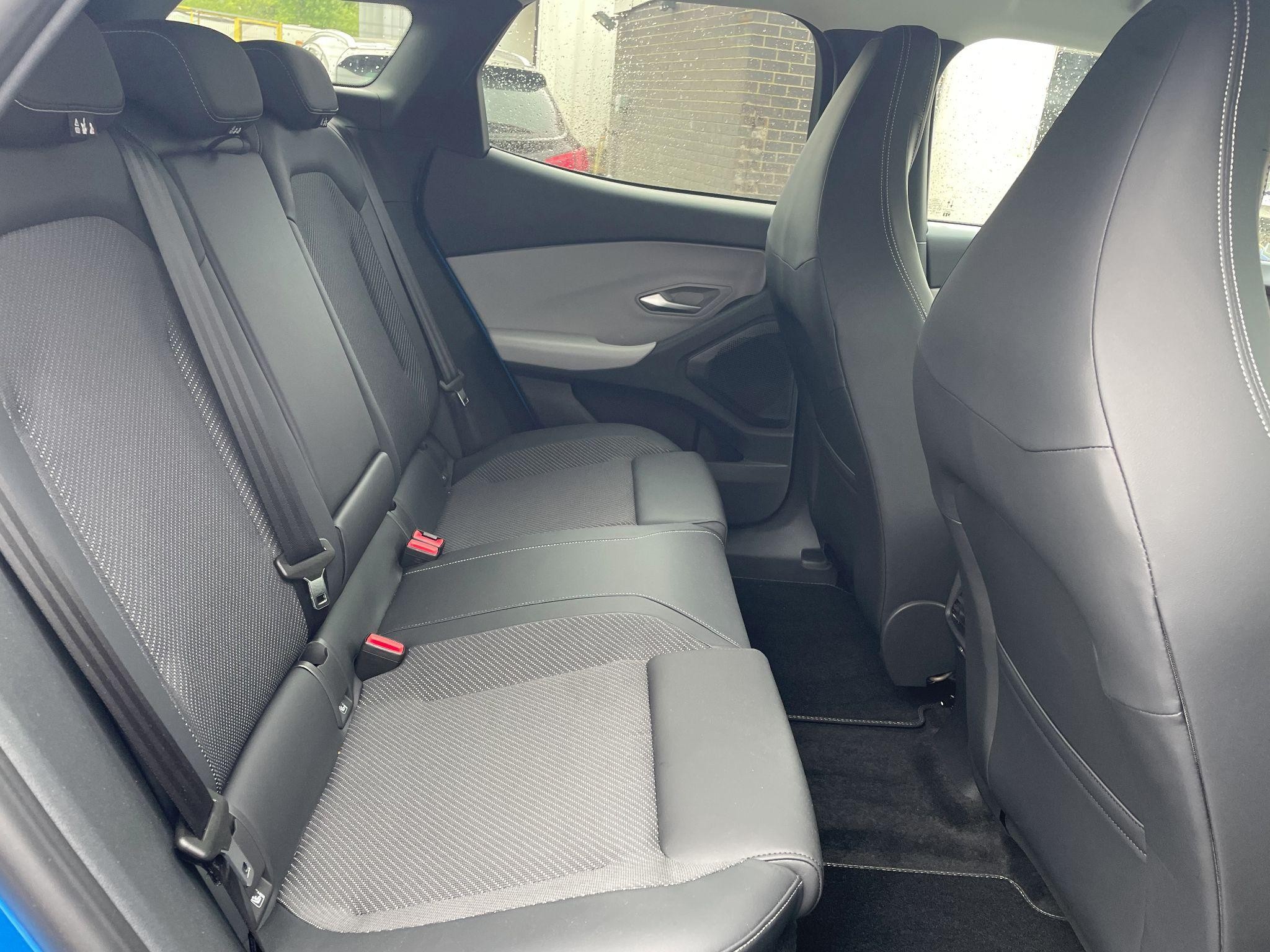 Ford Explorer Image 11