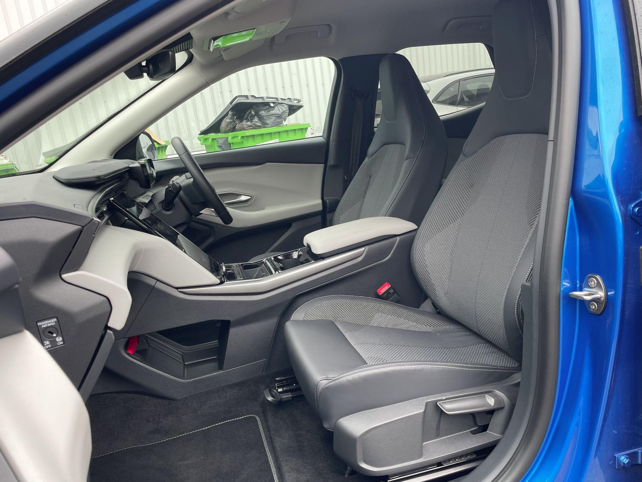 Ford Explorer Image 28