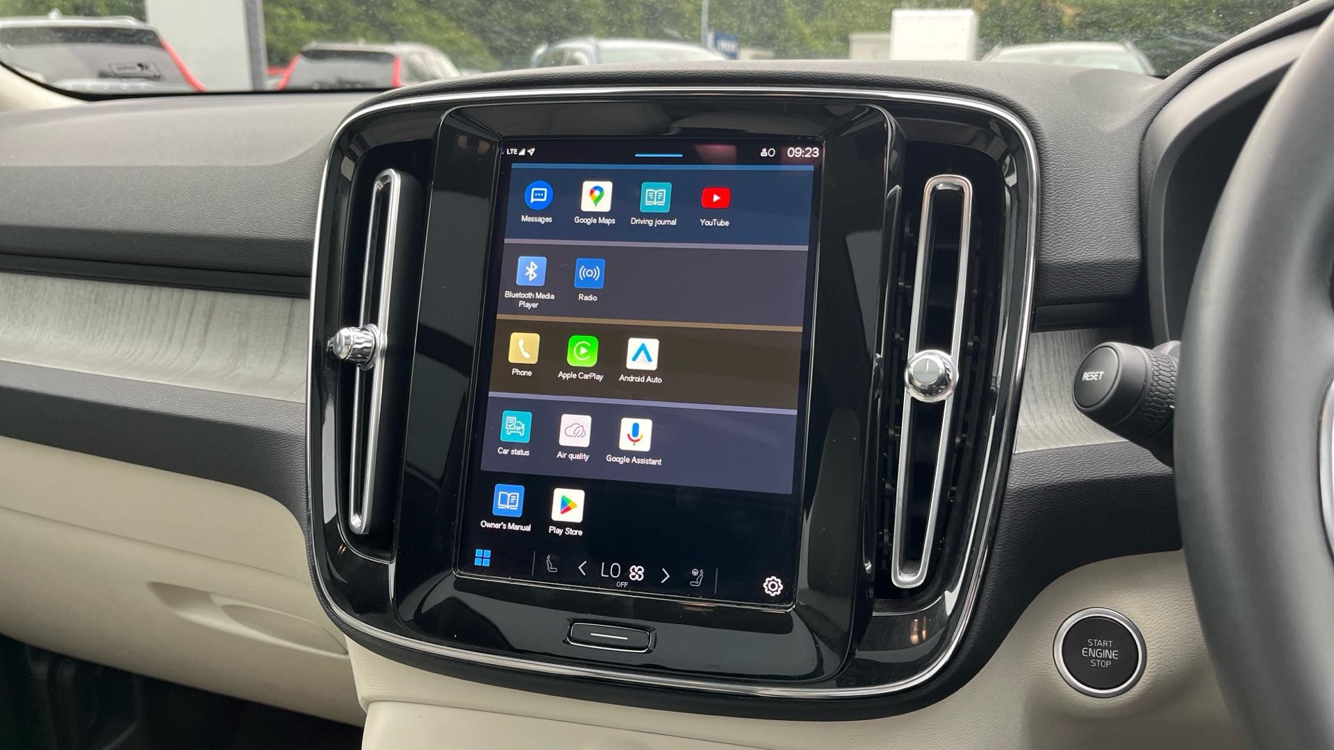 Volvo XC40 Image 12