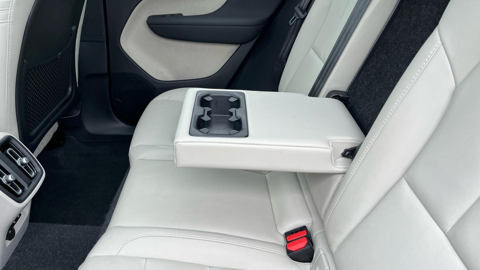 Volvo XC40 Image 30