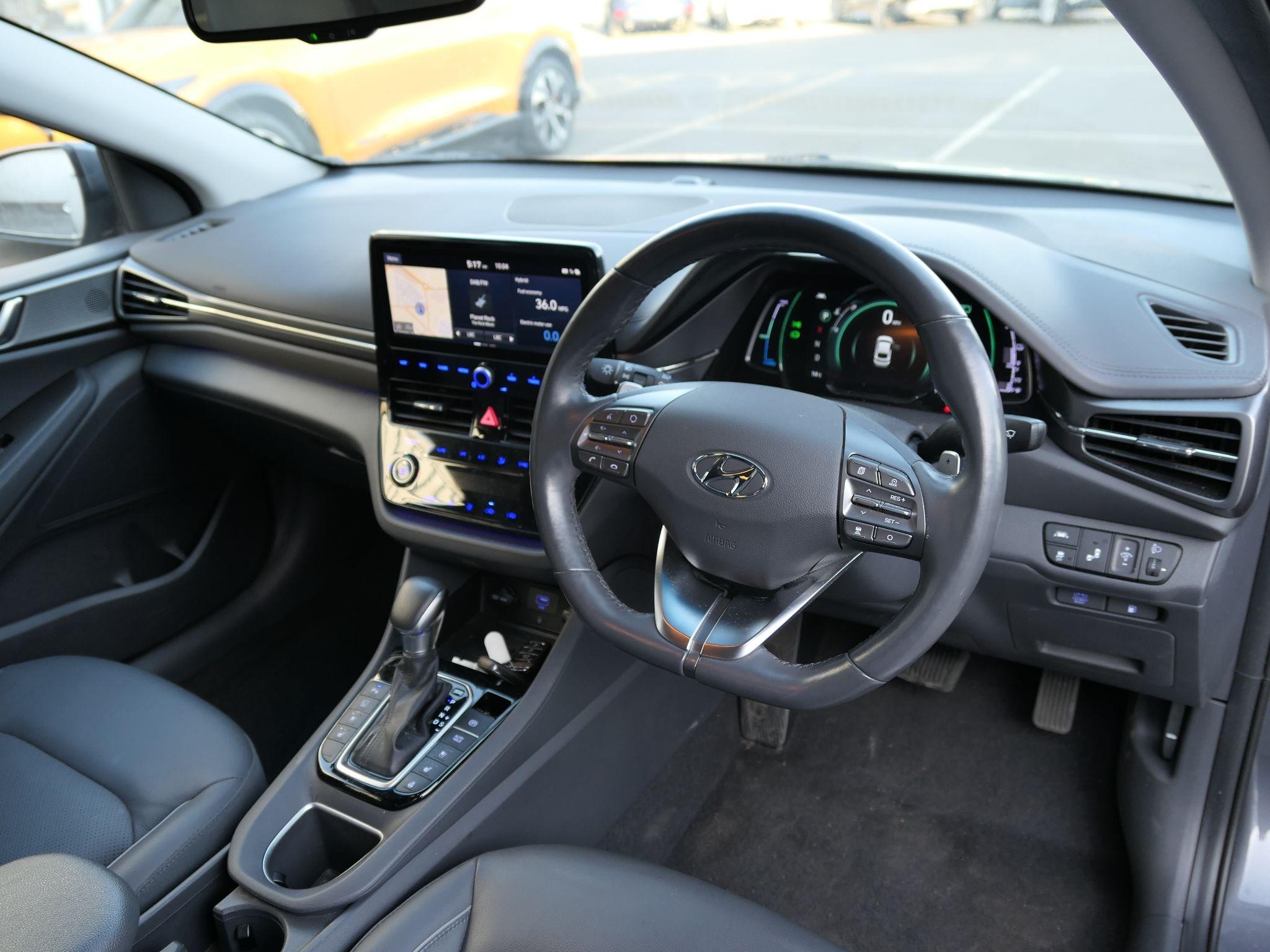Hyundai IONIQ Image 9