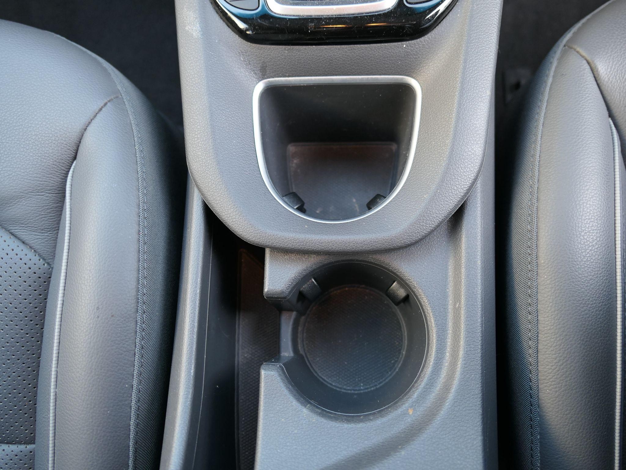 Hyundai IONIQ Image 11