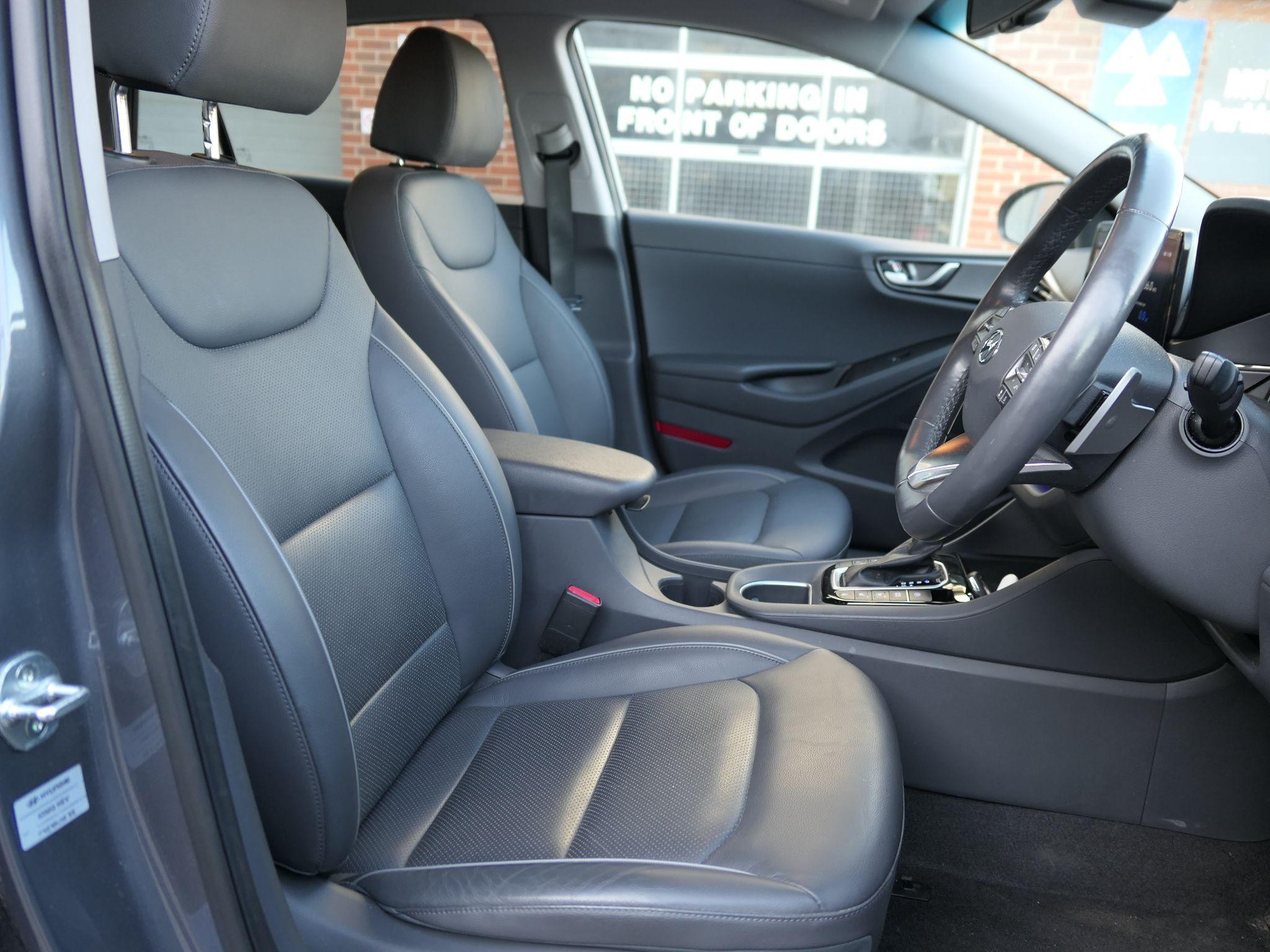 Hyundai IONIQ Image 12