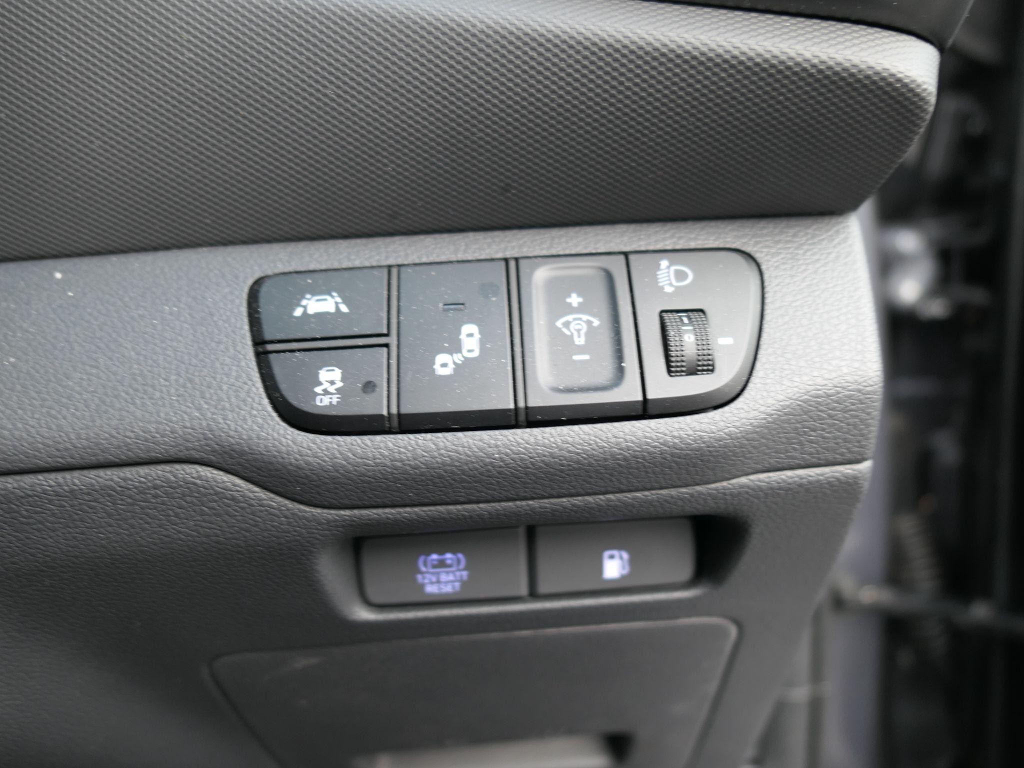 Hyundai IONIQ Image 15