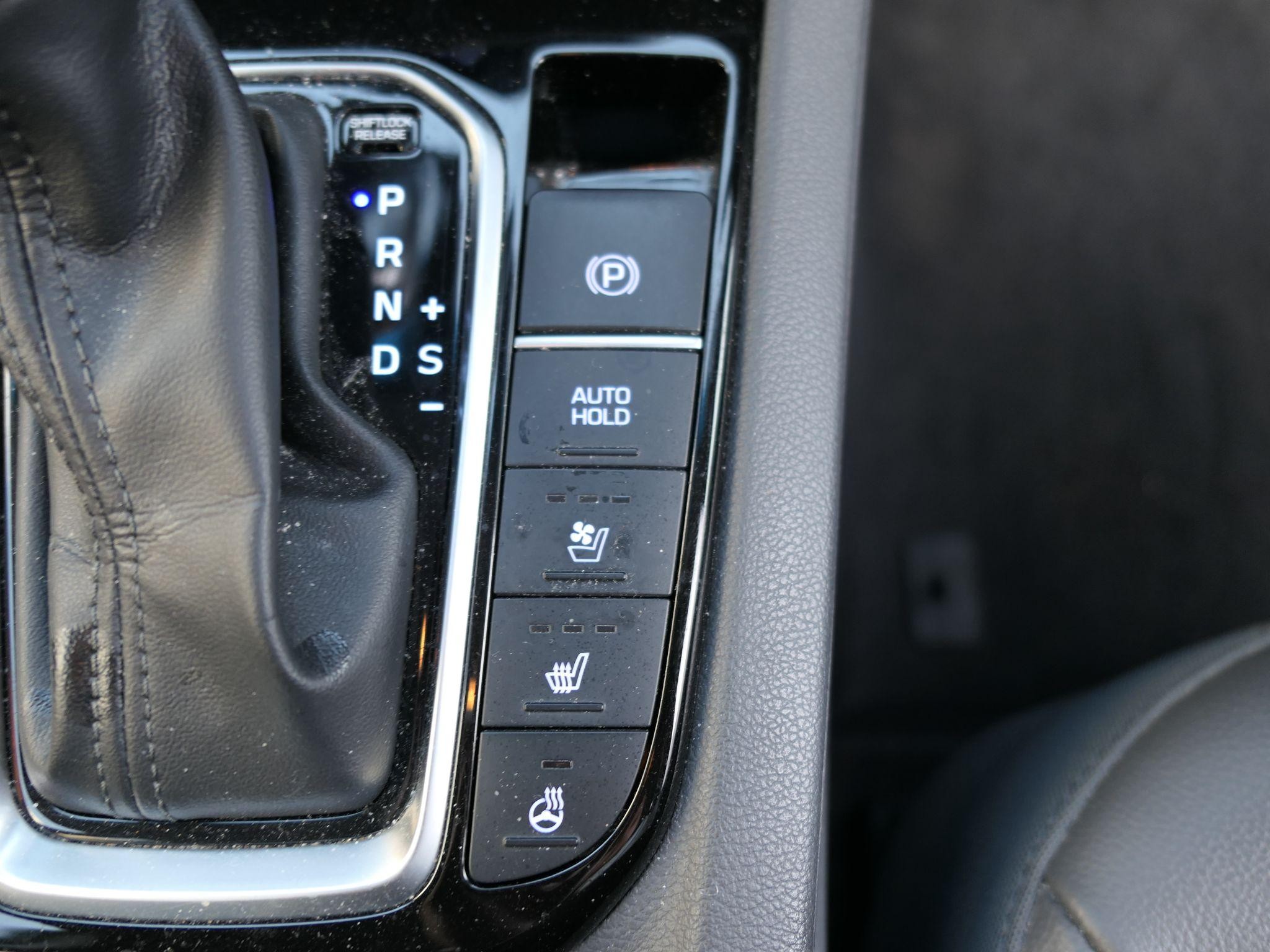 Hyundai IONIQ Image 21