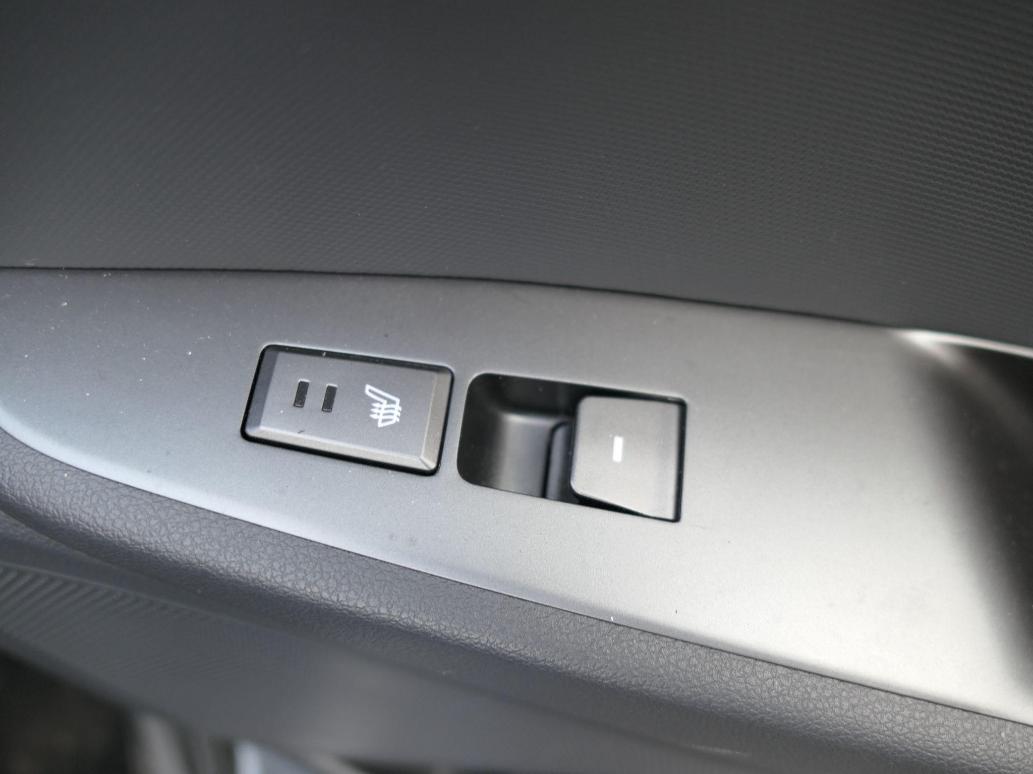 Hyundai IONIQ Image 30