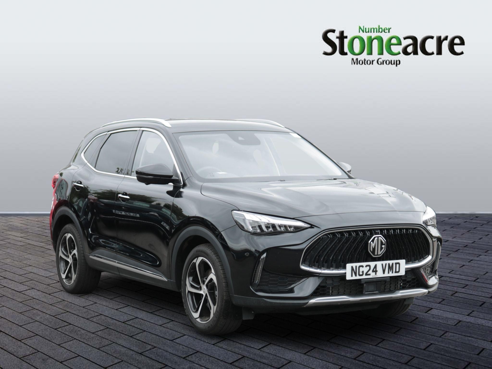 MG HS Plug-In Hybrid Image 1