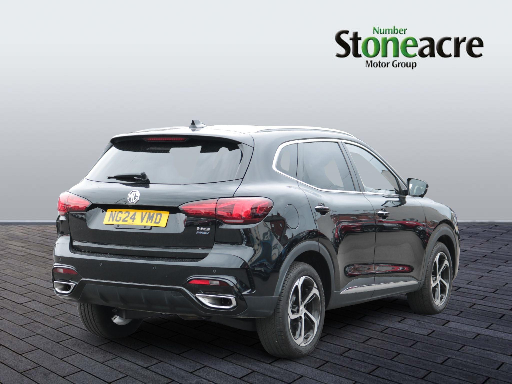 MG HS Plug-In Hybrid Image 3
