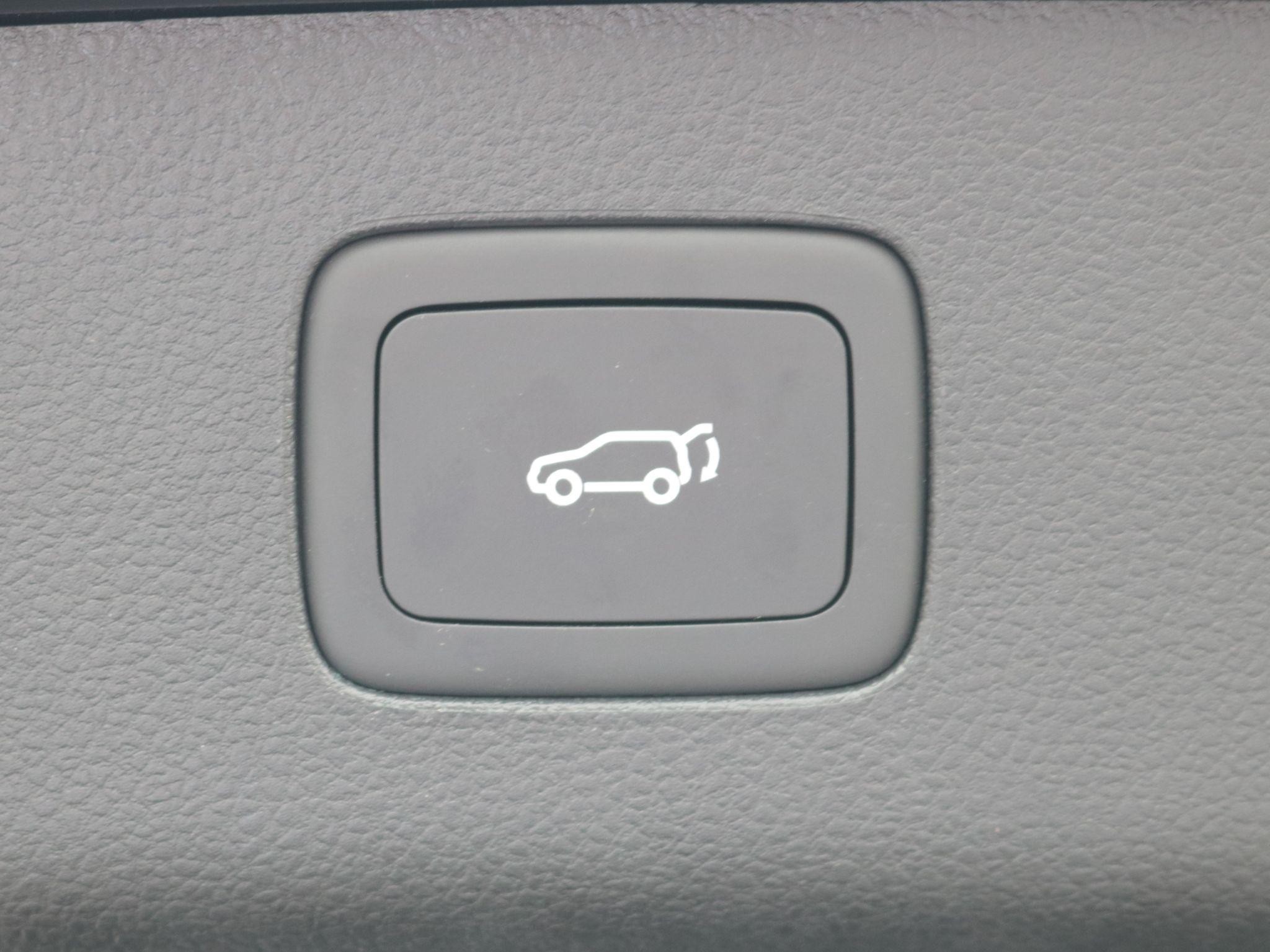 MG HS Plug-In Hybrid Image 11
