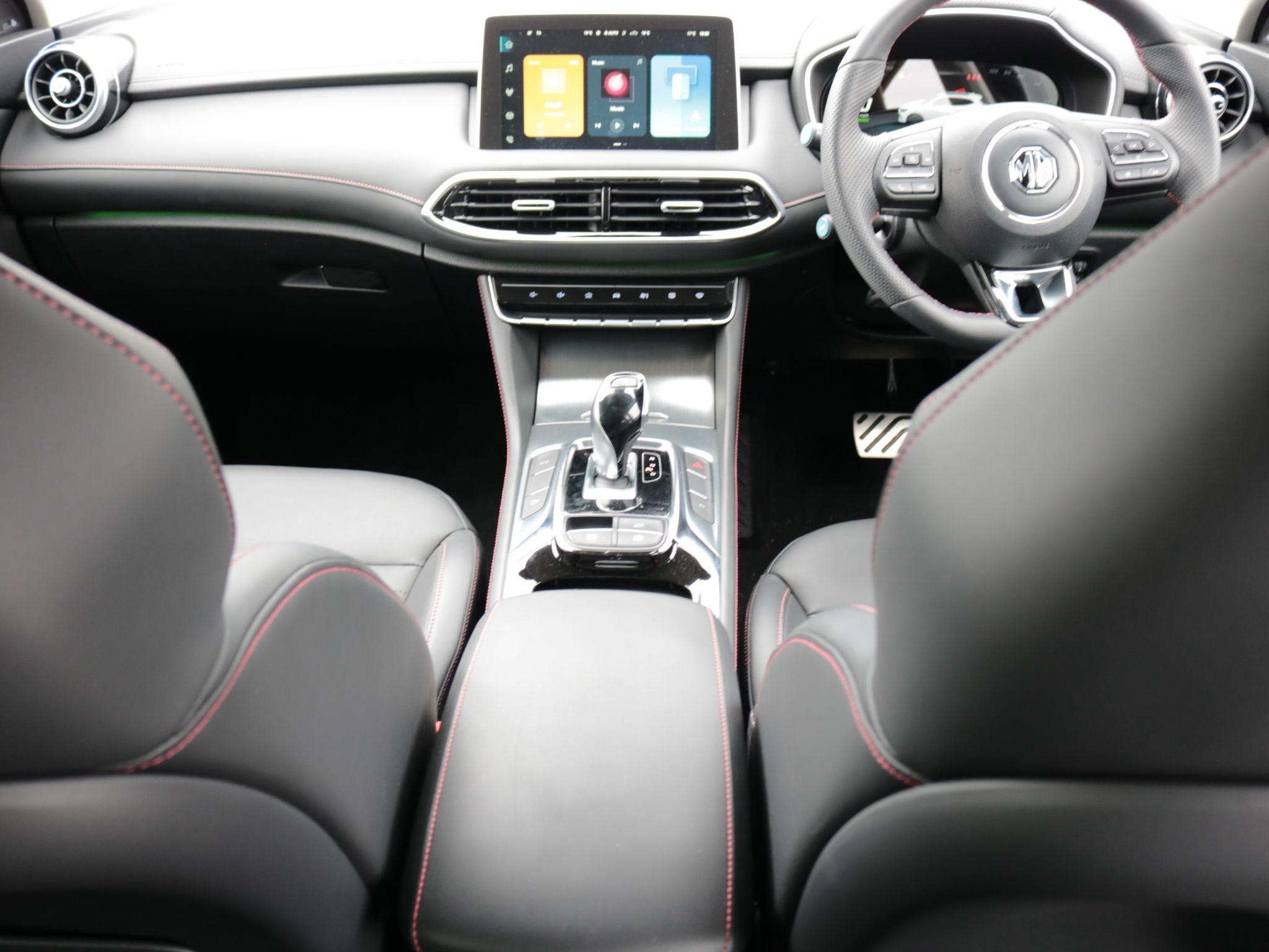 MG HS Plug-In Hybrid Image 13