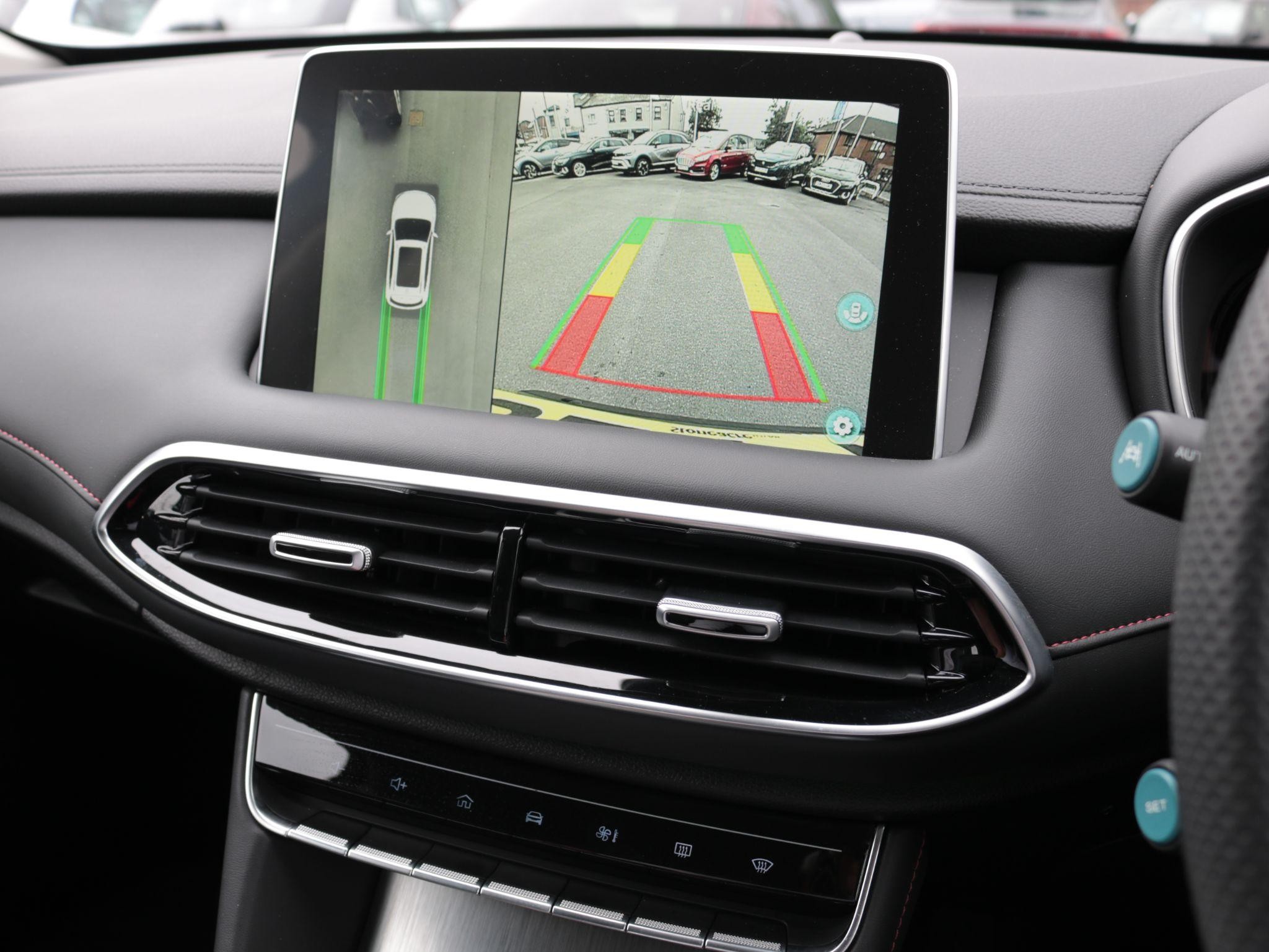 MG HS Plug-In Hybrid Image 20