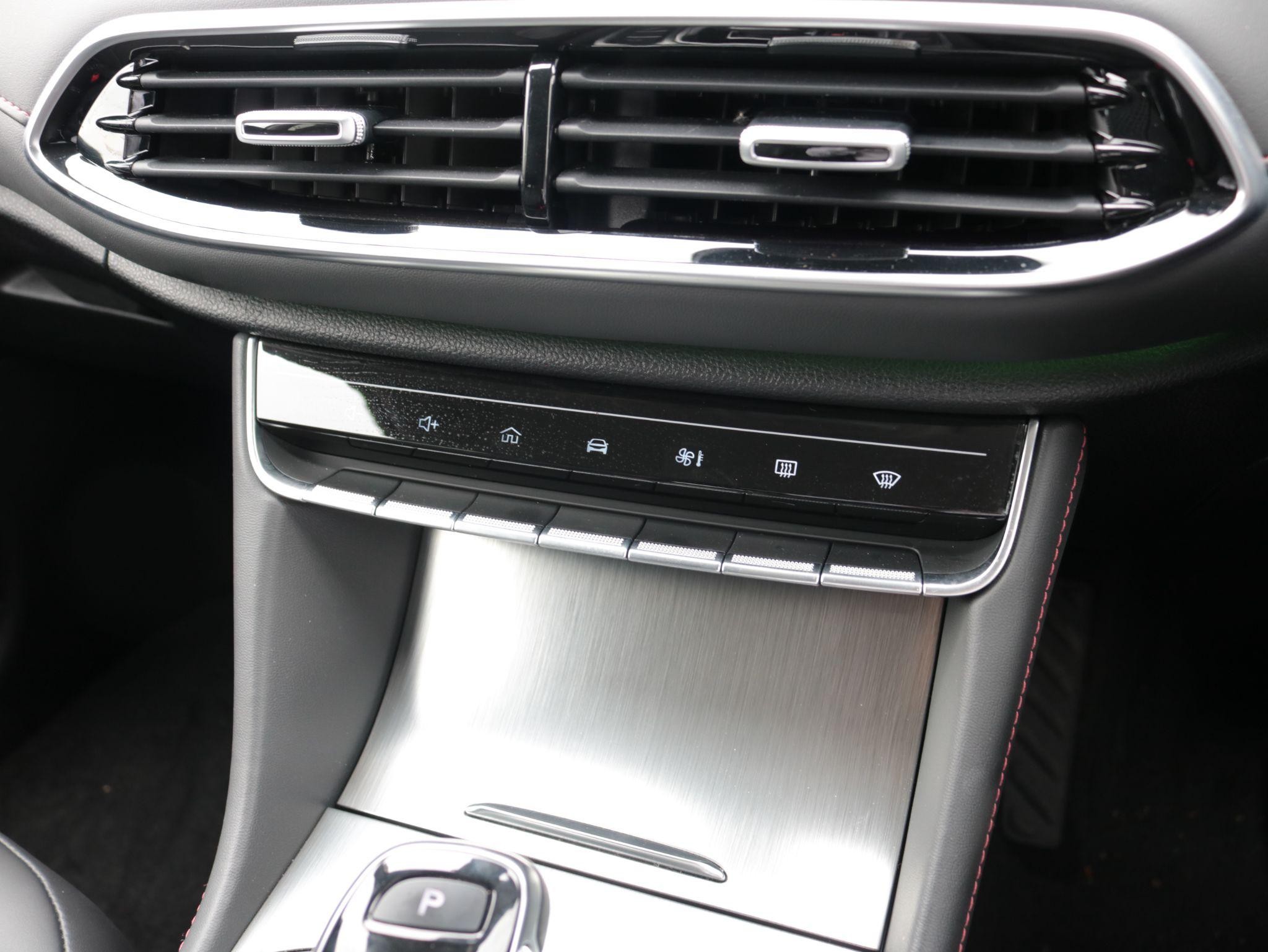 MG HS Plug-In Hybrid Image 21