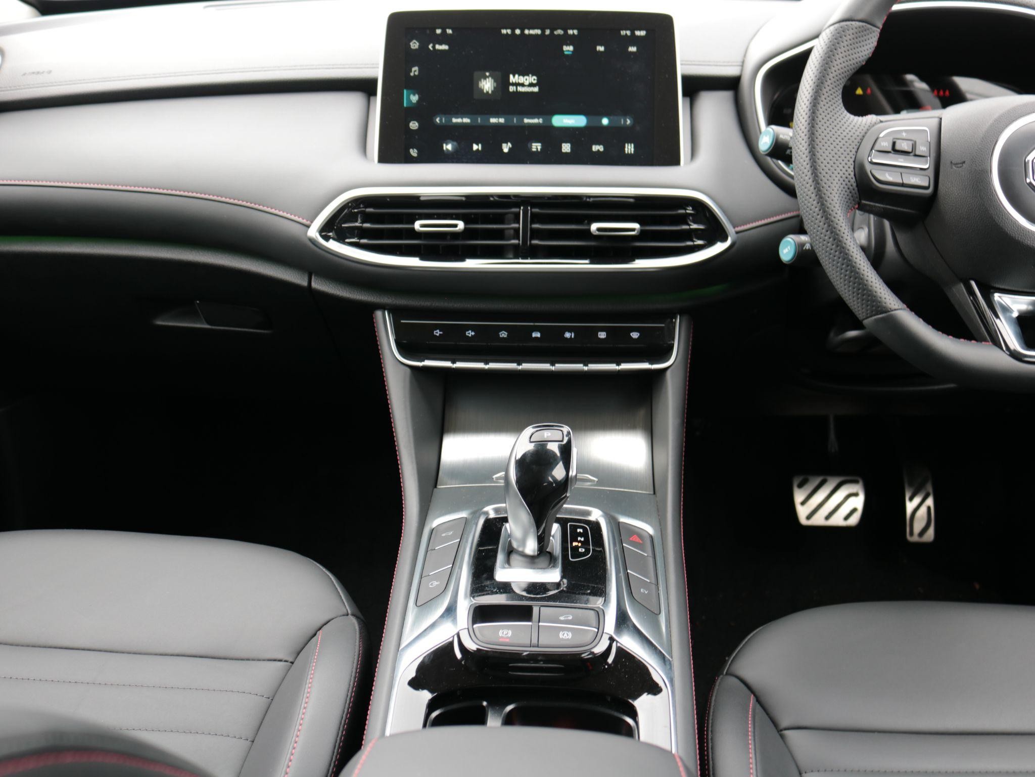 MG HS Plug-In Hybrid Image 22