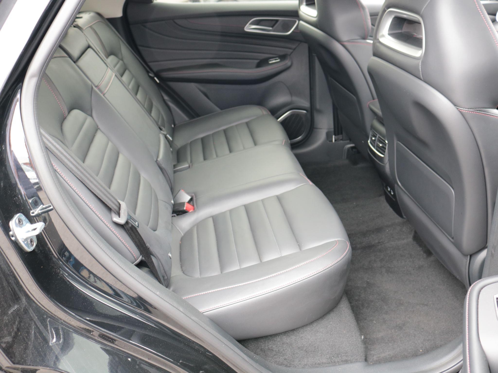 MG HS Plug-In Hybrid Image 23