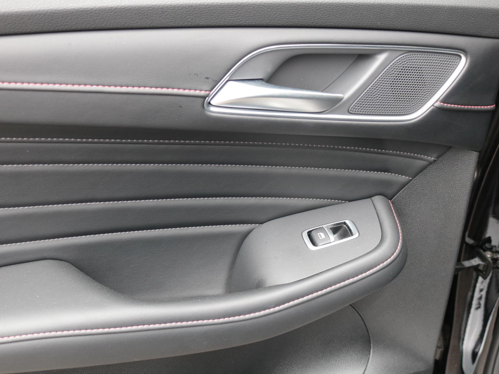 MG HS Plug-In Hybrid Image 25