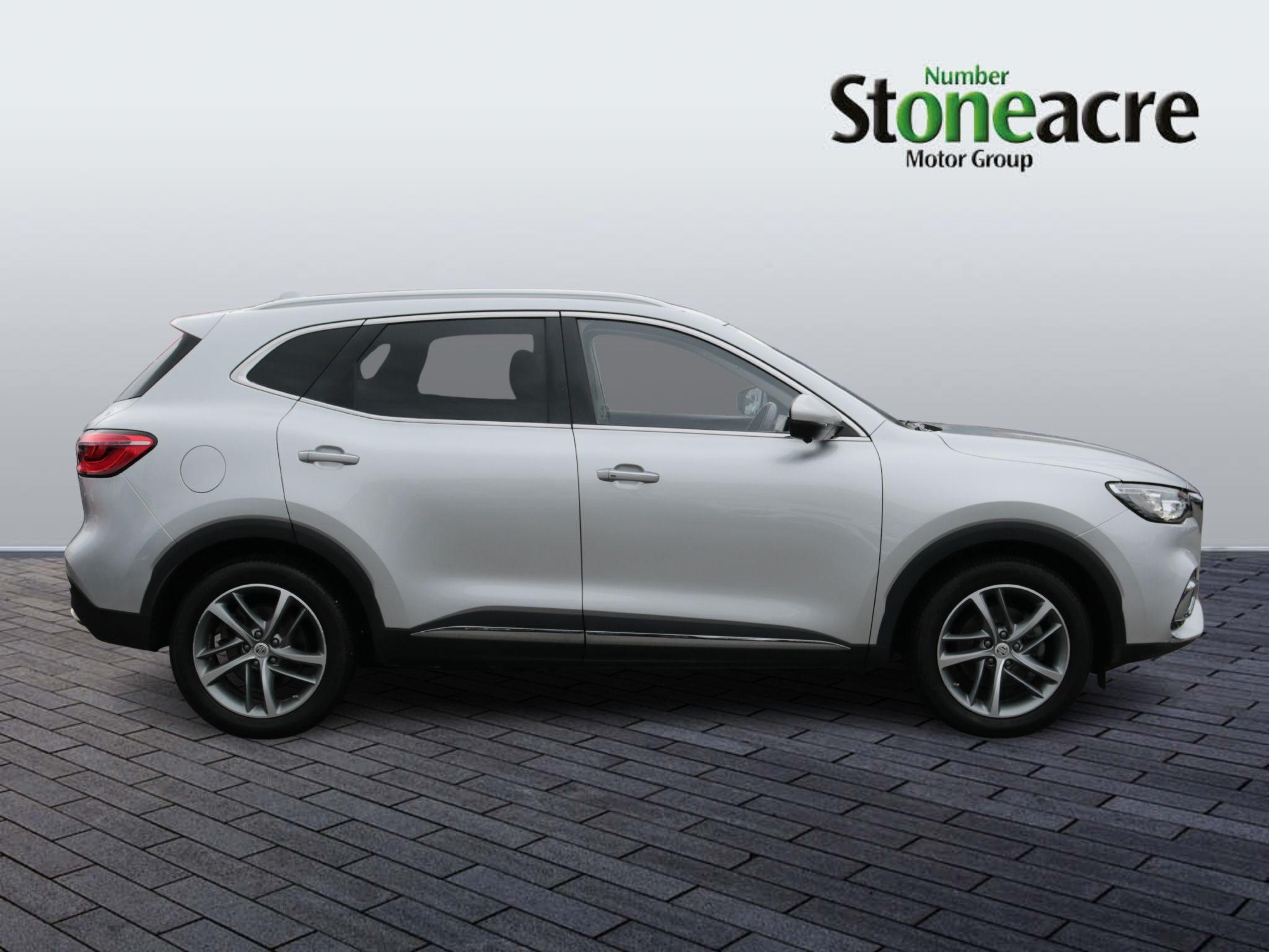 MG HS Plug-In Hybrid Image 2