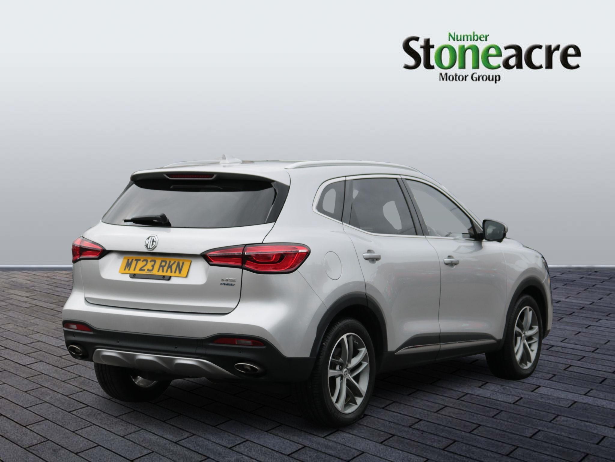 MG HS Plug-In Hybrid Image 3