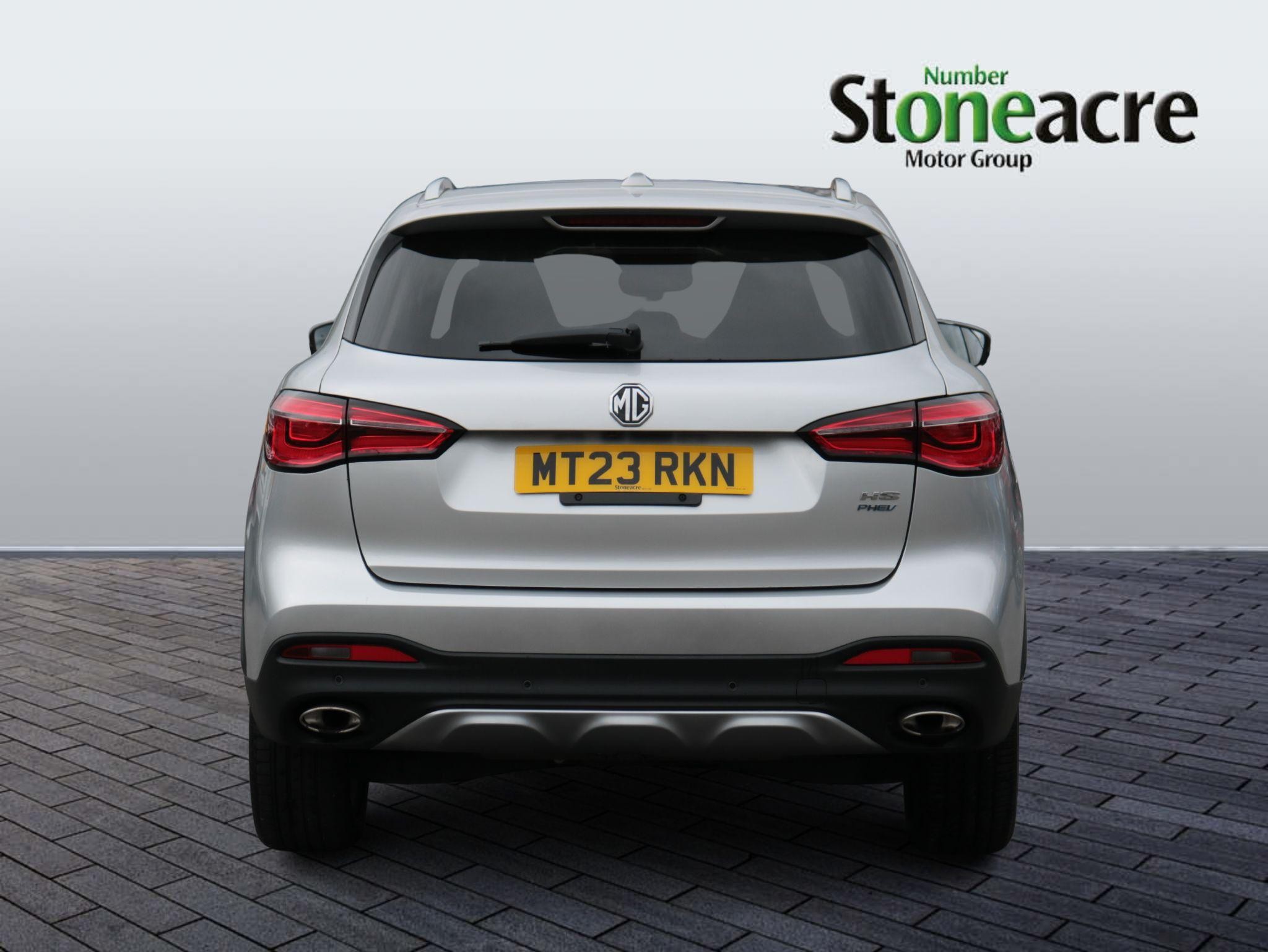 MG HS Plug-In Hybrid Image 4