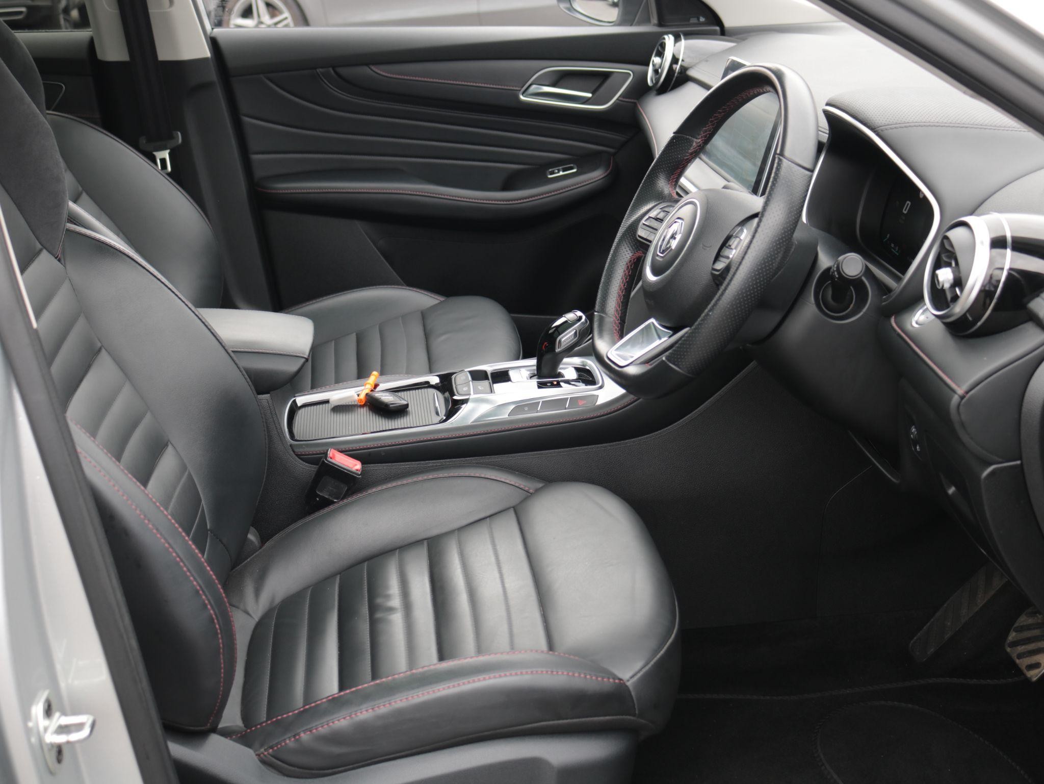 MG HS Plug-In Hybrid Image 12