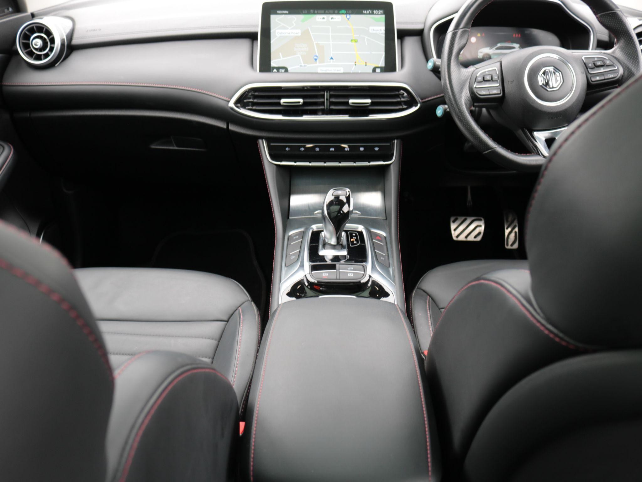 MG HS Plug-In Hybrid Image 13