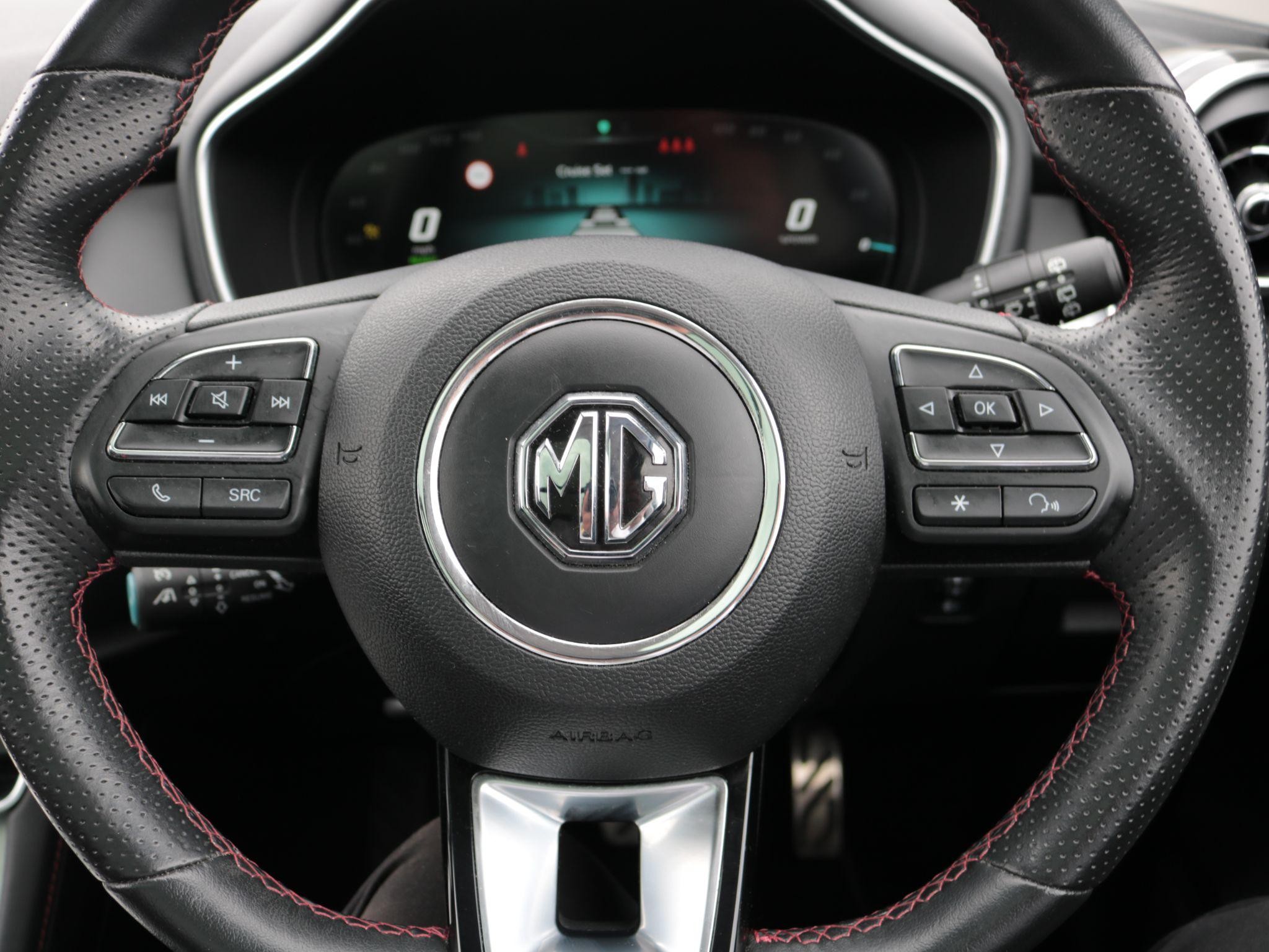 MG HS Plug-In Hybrid Image 16