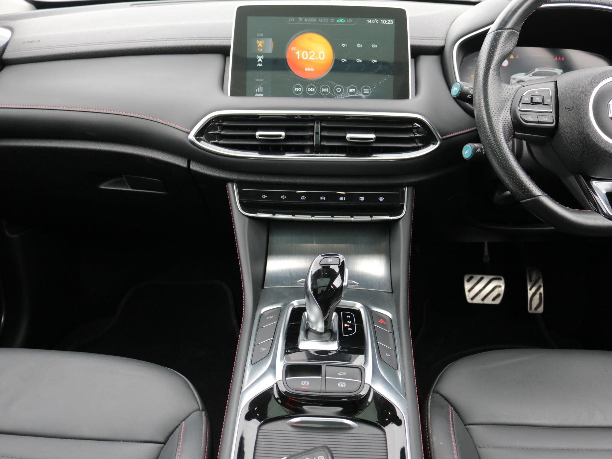 MG HS Plug-In Hybrid Image 21