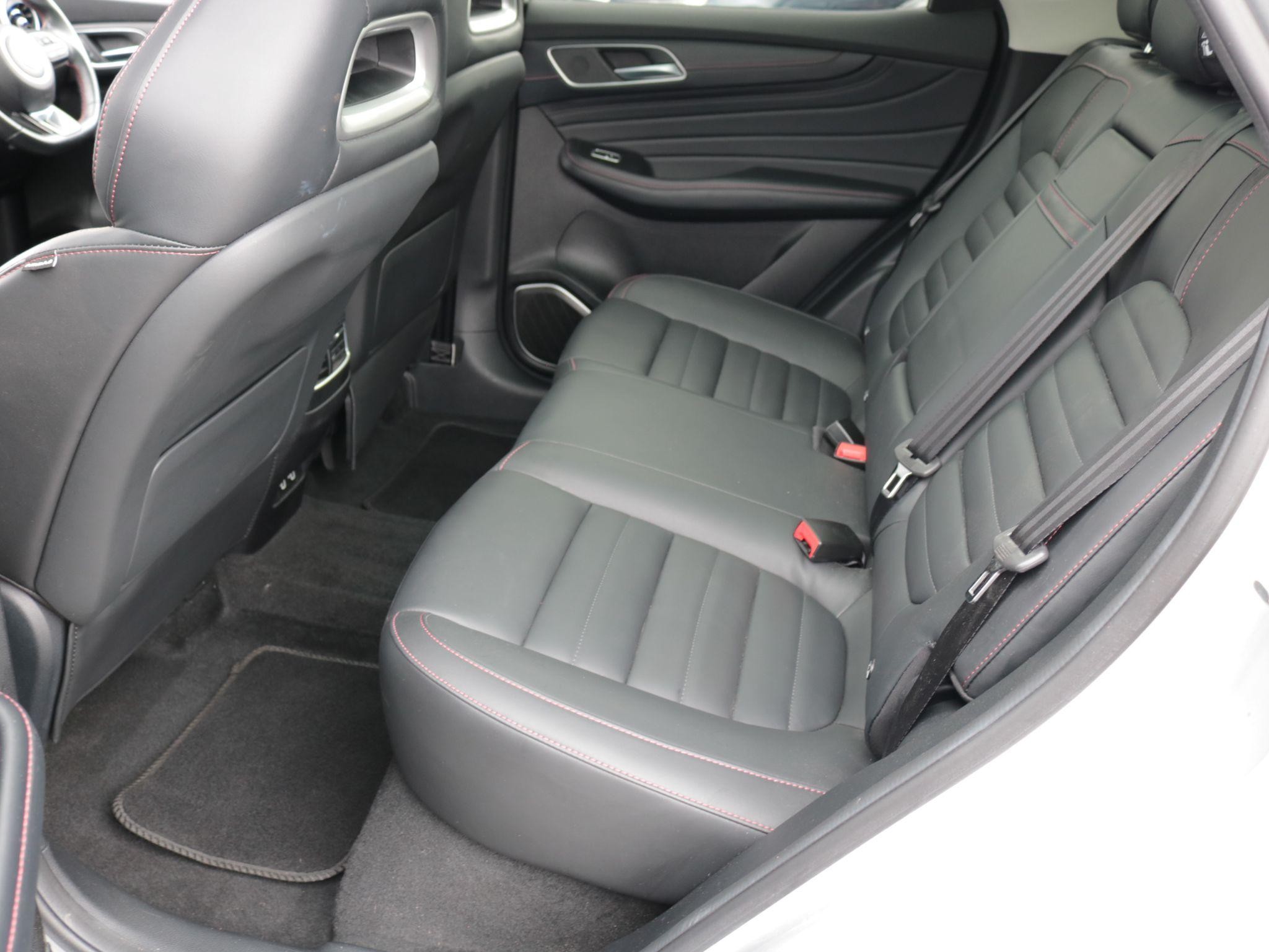 MG HS Plug-In Hybrid Image 23