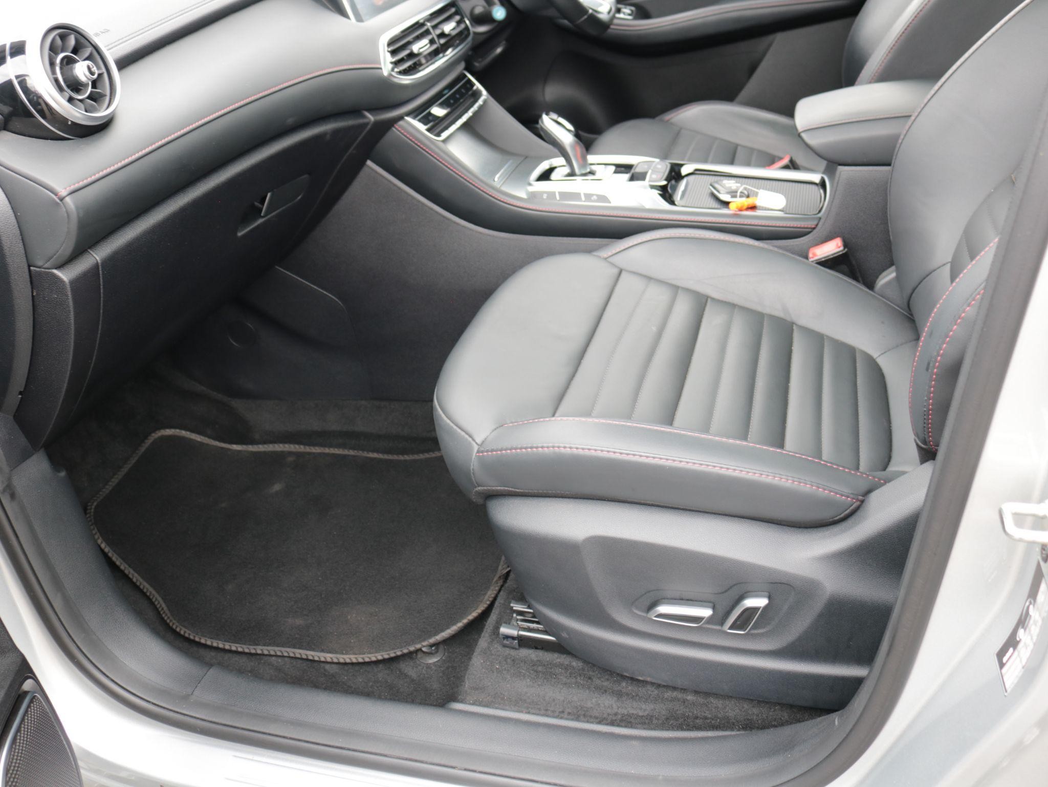 MG HS Plug-In Hybrid Image 24