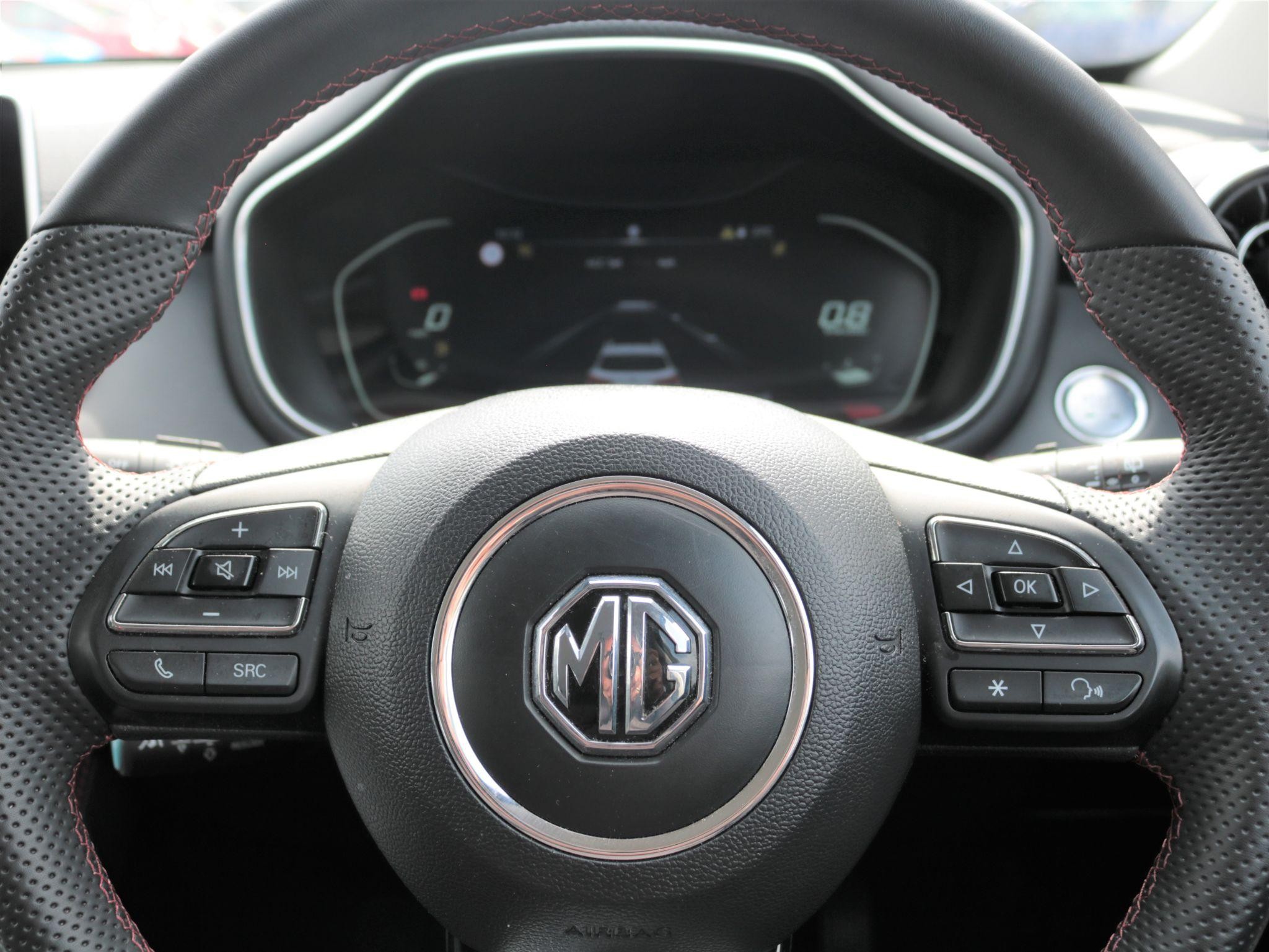 MG HS Image 15