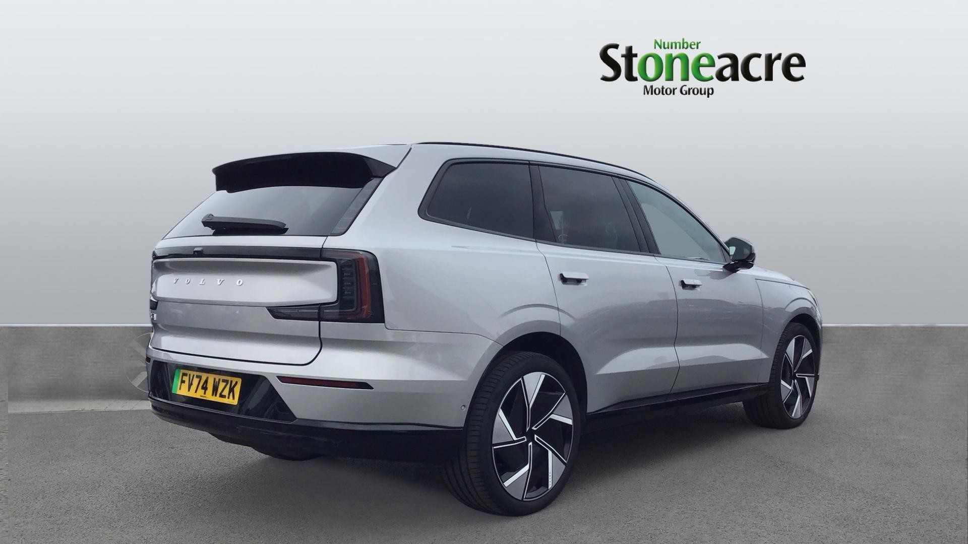 Volvo EX90 Image 2